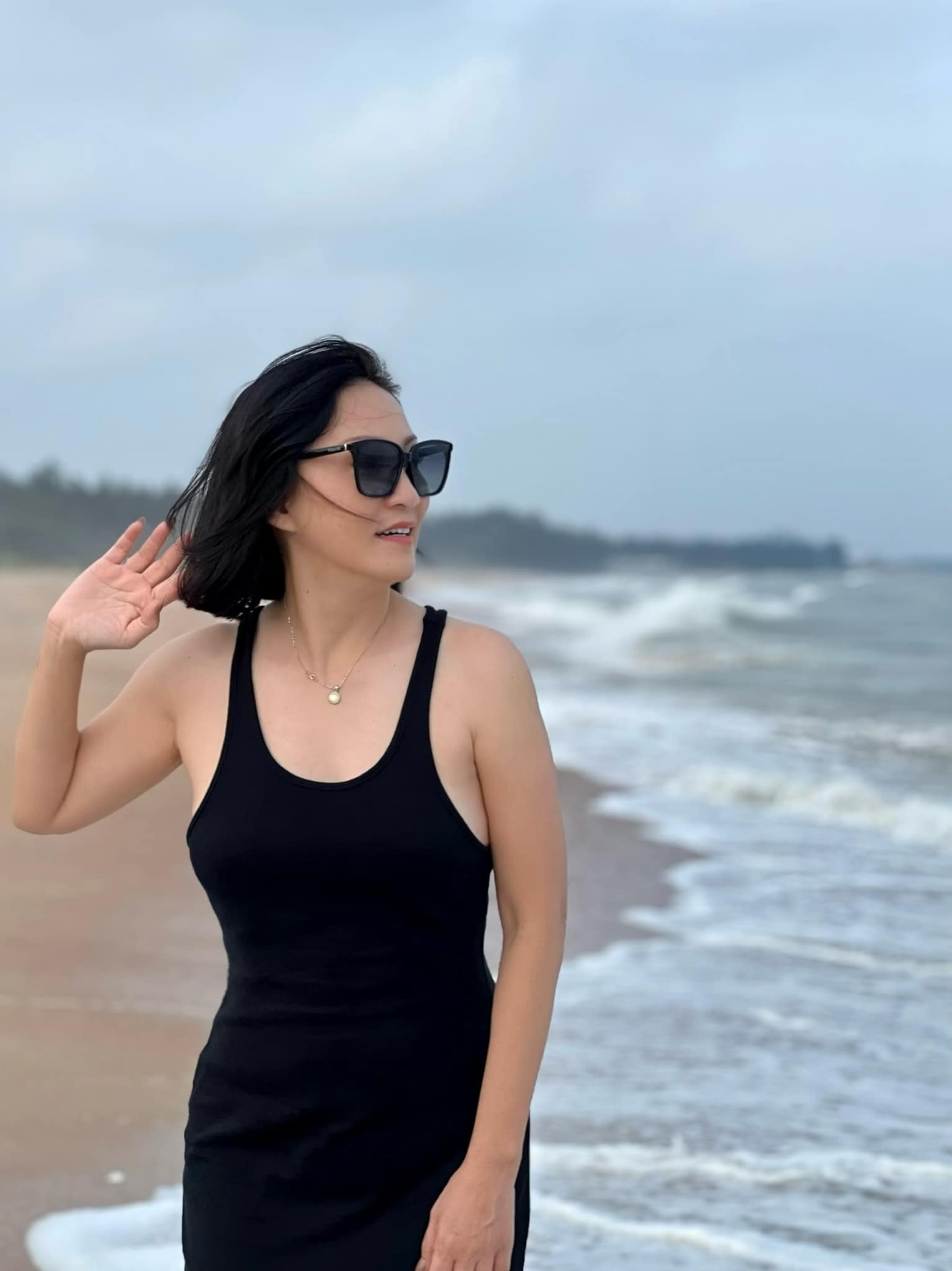Người đẹp một thời làm nền cho Việt Trinh, U70 sở hữu body nuột không kém gái đôi mươi, rộ tin bí mật đám cưới lần 2 - 20