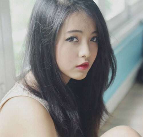 Con gái diễn viên Mai Phương có vẻ đẹp điện ảnh chuẩn “con nhà nòi” từ thời học sinh, nay quyến rũ bất ngờ, trẻ xinh như gái 18 - 6