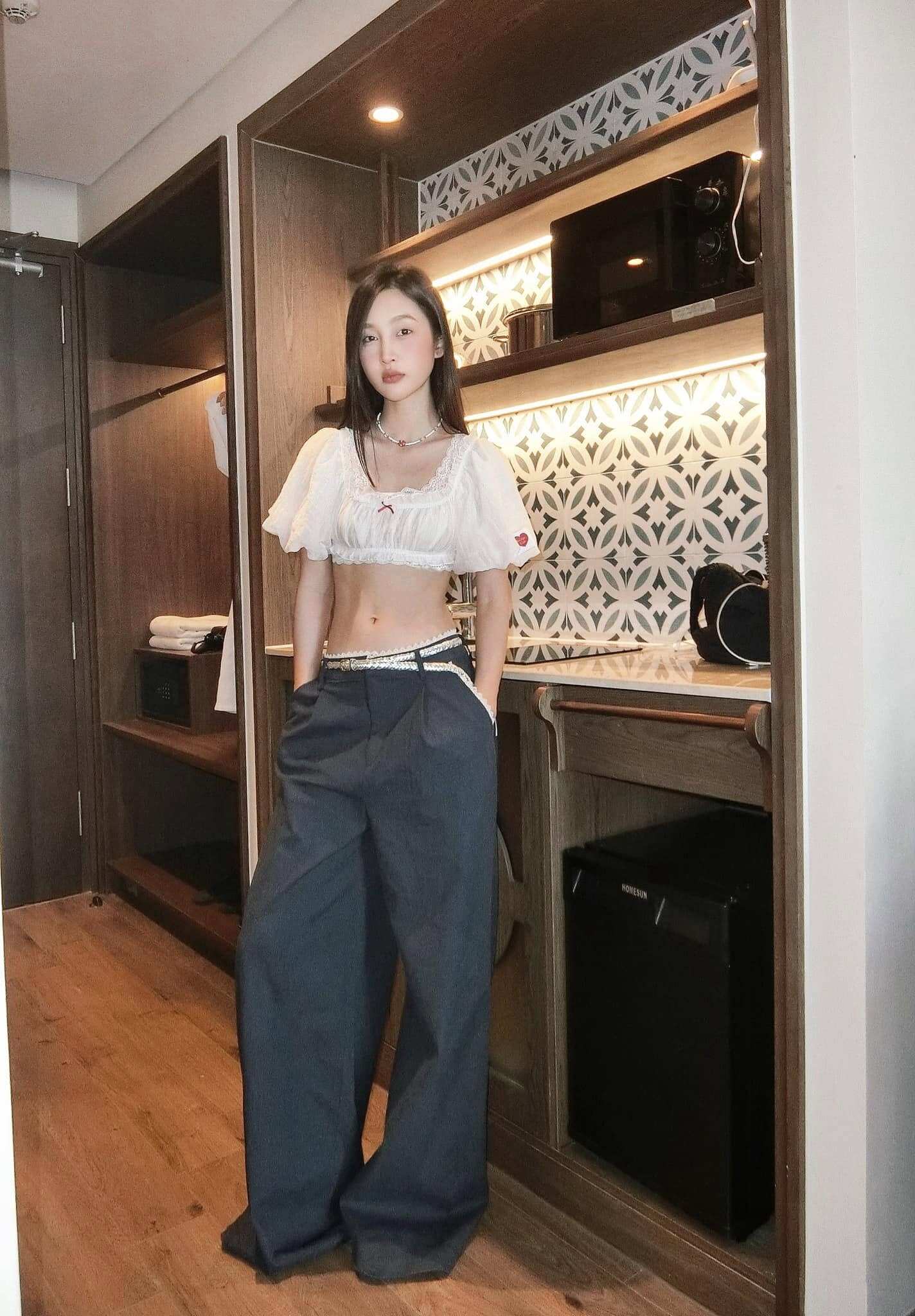 Mỹ nhân Việt từng được mệnh danh &#34;bản sao&#34; Đỗ Mỹ Linh nay gợi cảm hơn bản gốc, Trấn Thành cũng phải khen ngợi - 26