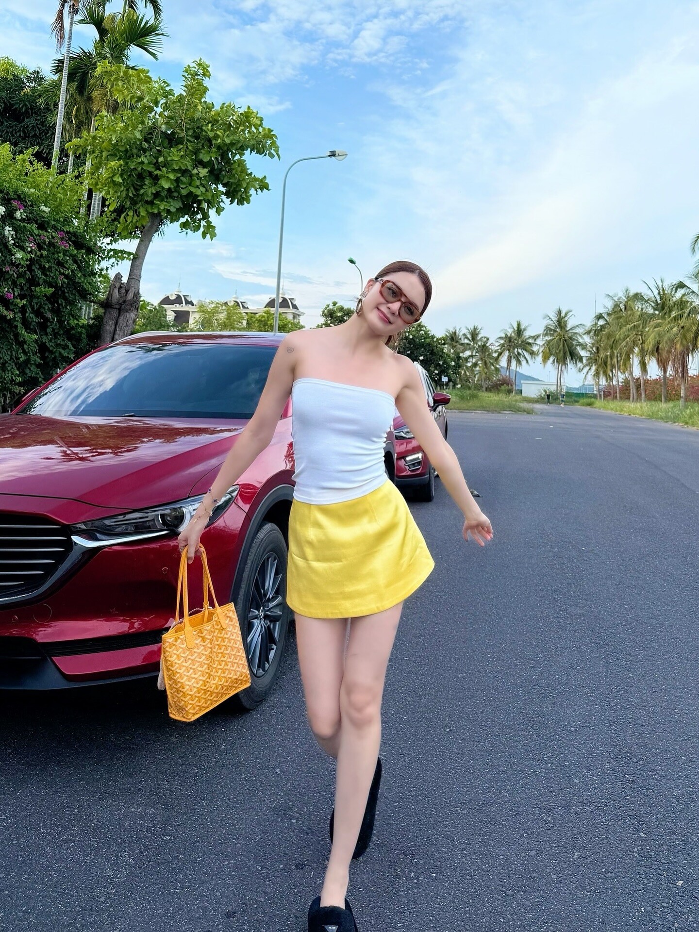 Nữ ca sĩ có cặp chân &#34;bén ngót&#34; hút 4 triệu người xem, tự nhận mặc gì cũng đẹp, chị em áp dụng đảm bảo hút hồn - 4