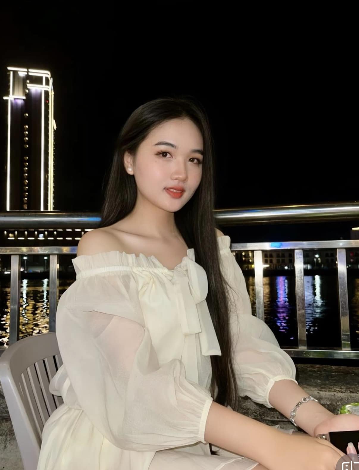 Nhan sắc đời thường mộc mạc của 4 Á hậu Miss Grand Vietnam 2025: Người bị chê quá &#34;lành&#34;, nữ bác sĩ body bốc lửa khó cưỡng - 6