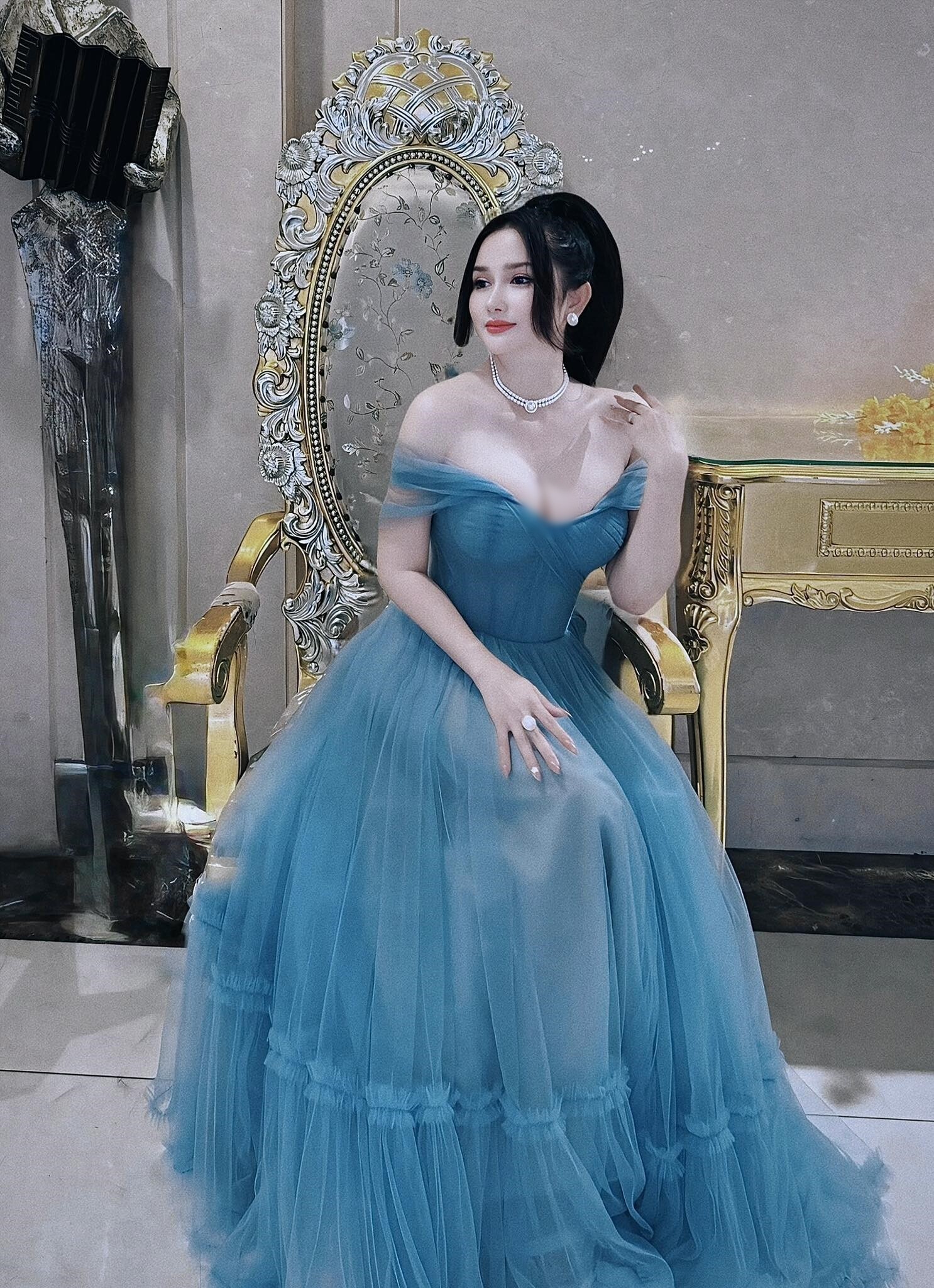 Vợ nhạc sĩ giàu nhất Việt Nam sau hai lần sinh con vẫn mê ăn mặc trễ nải khoe body quyến rũ làm ông xã đắm say - 6