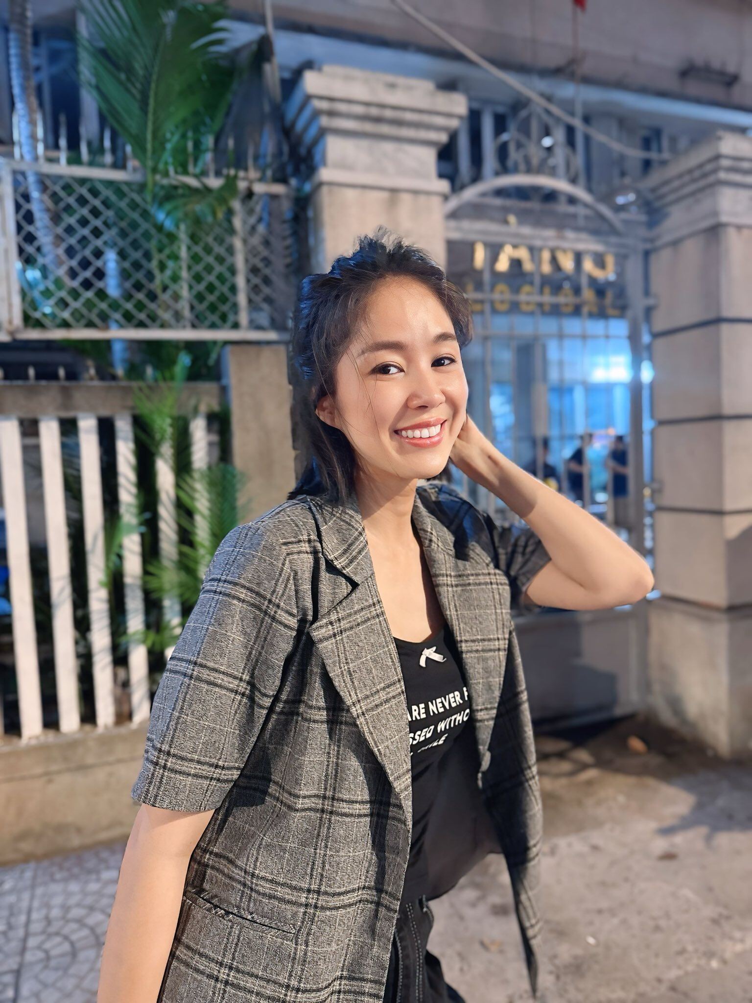 Không nhận ra nữ hoàng phim truyền hình miền Tây: Cả chục năm ăn mặc giản dị, nay lột xác thành “nữ tổng tài” sang chảnh - 14