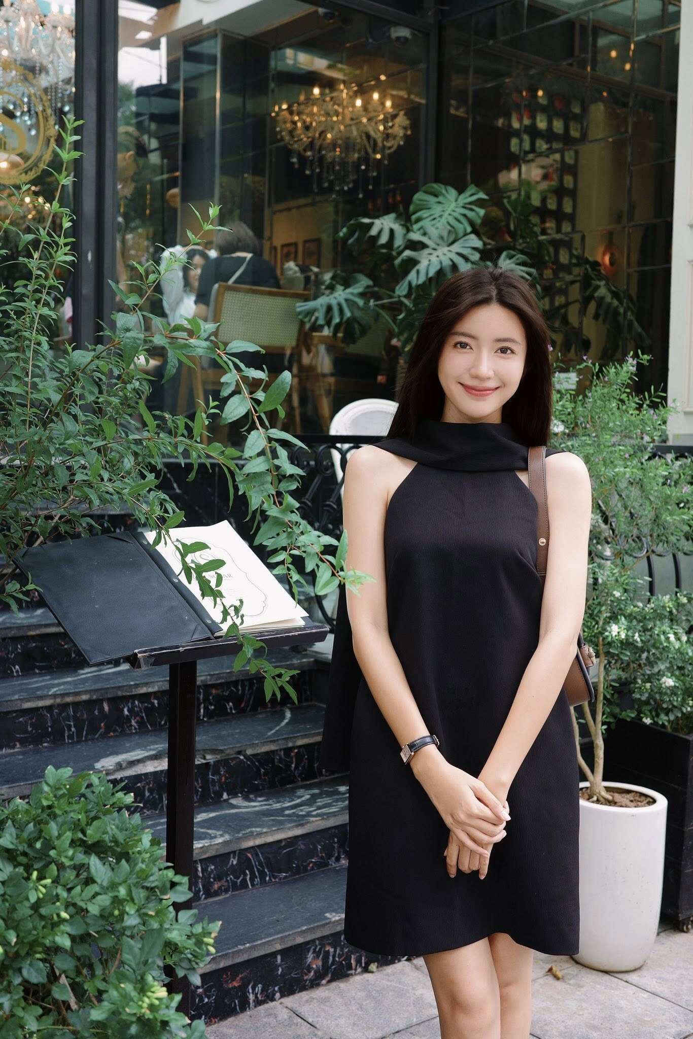 Cháu dâu NSƯT Chí Trung gây thương nhớ với loạt ảnh diện bikini khoe vòng 1 &#34;tràn viền&#34; - 13