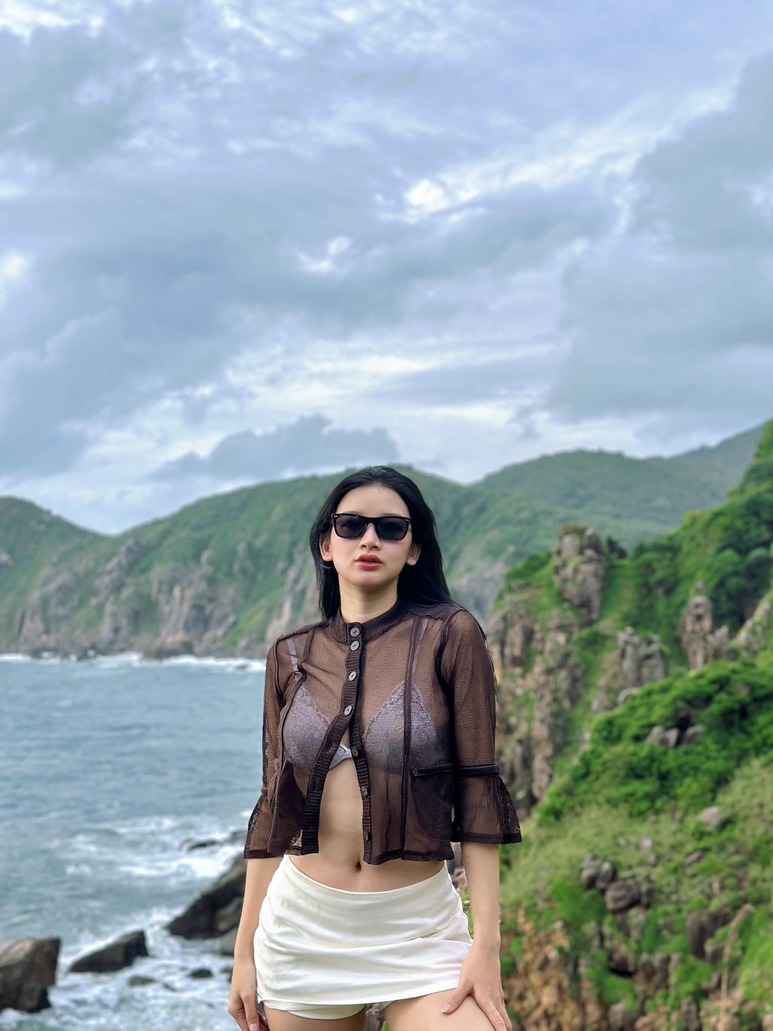 Nhan sắc đời thường mộc mạc của 4 Á hậu Miss Grand Vietnam 2025: Người bị chê quá &#34;lành&#34;, nữ bác sĩ body bốc lửa khó cưỡng - 21