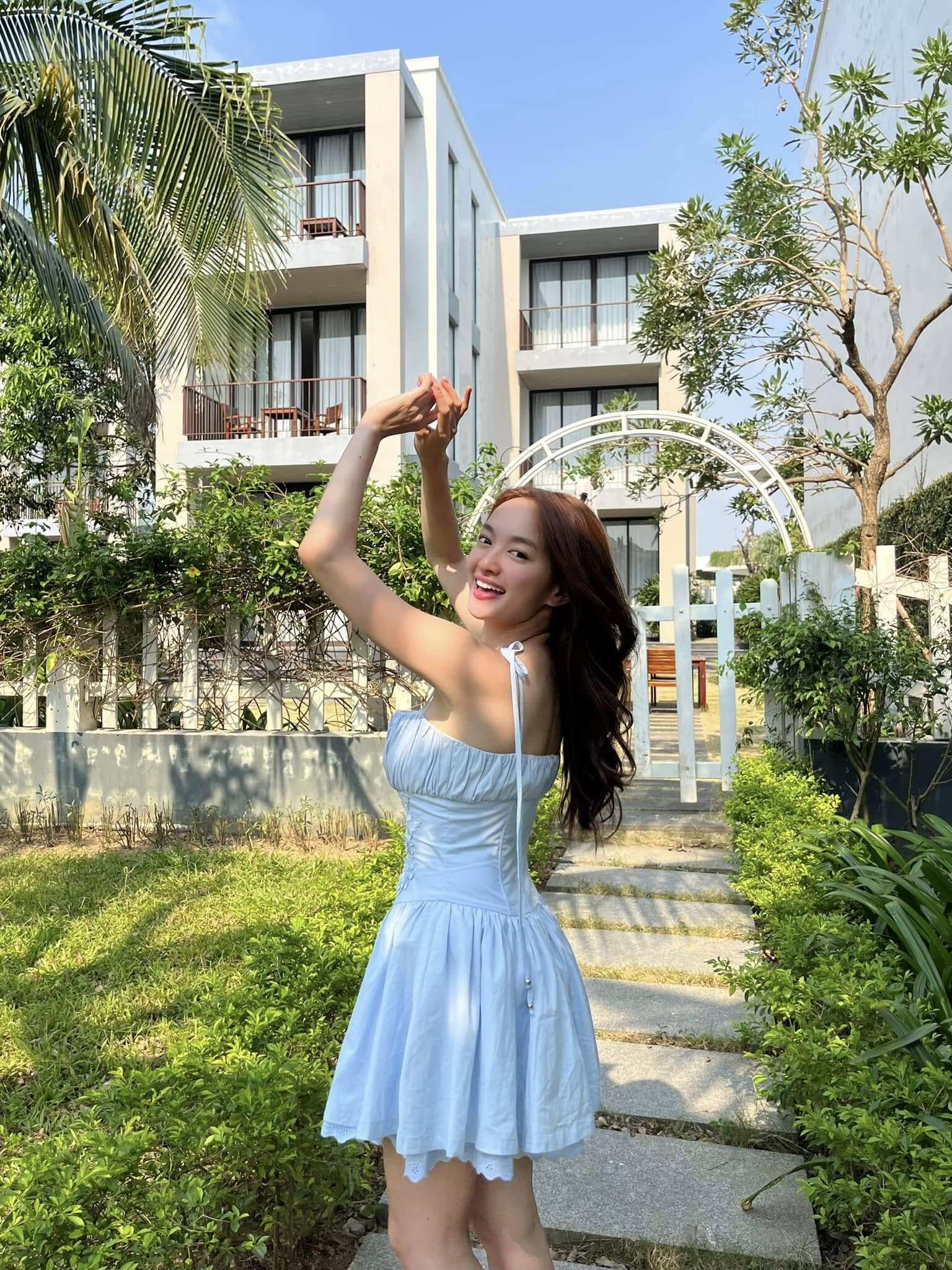 &#34;Nữ tiếp viên hàng không” giàu nứt đố đổ vách, cao 1m55 có chiêu lên đồ &#34;hack&#34; dáng trông như 1m70 từ món đồ nàng nào cũng có - 5