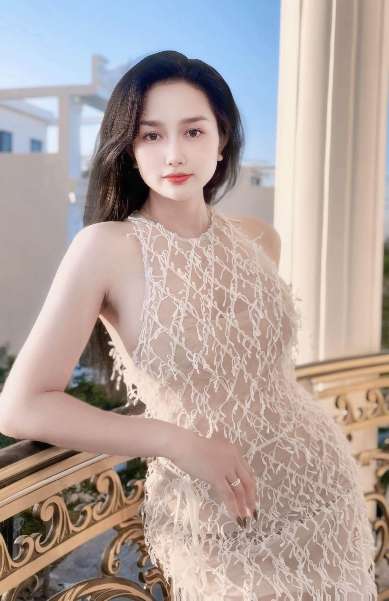 Vợ nhạc sĩ giàu nhất Việt Nam sau hai lần sinh con vẫn mê ăn mặc trễ nải khoe body quyến rũ làm ông xã đắm say - 13