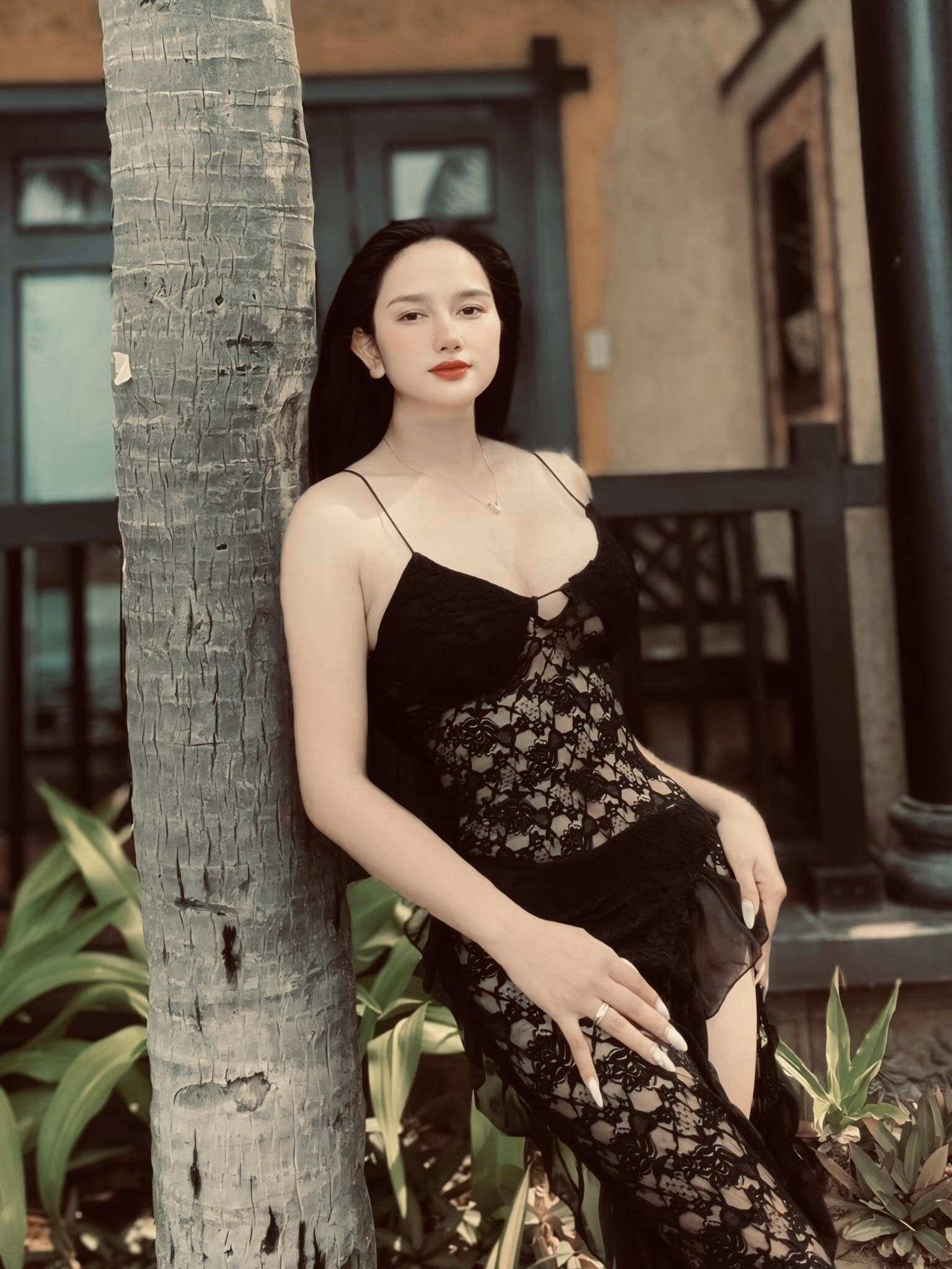 Vợ nhạc sĩ giàu nhất Việt Nam sau hai lần sinh con vẫn mê ăn mặc trễ nải khoe body quyến rũ làm ông xã đắm say - 12