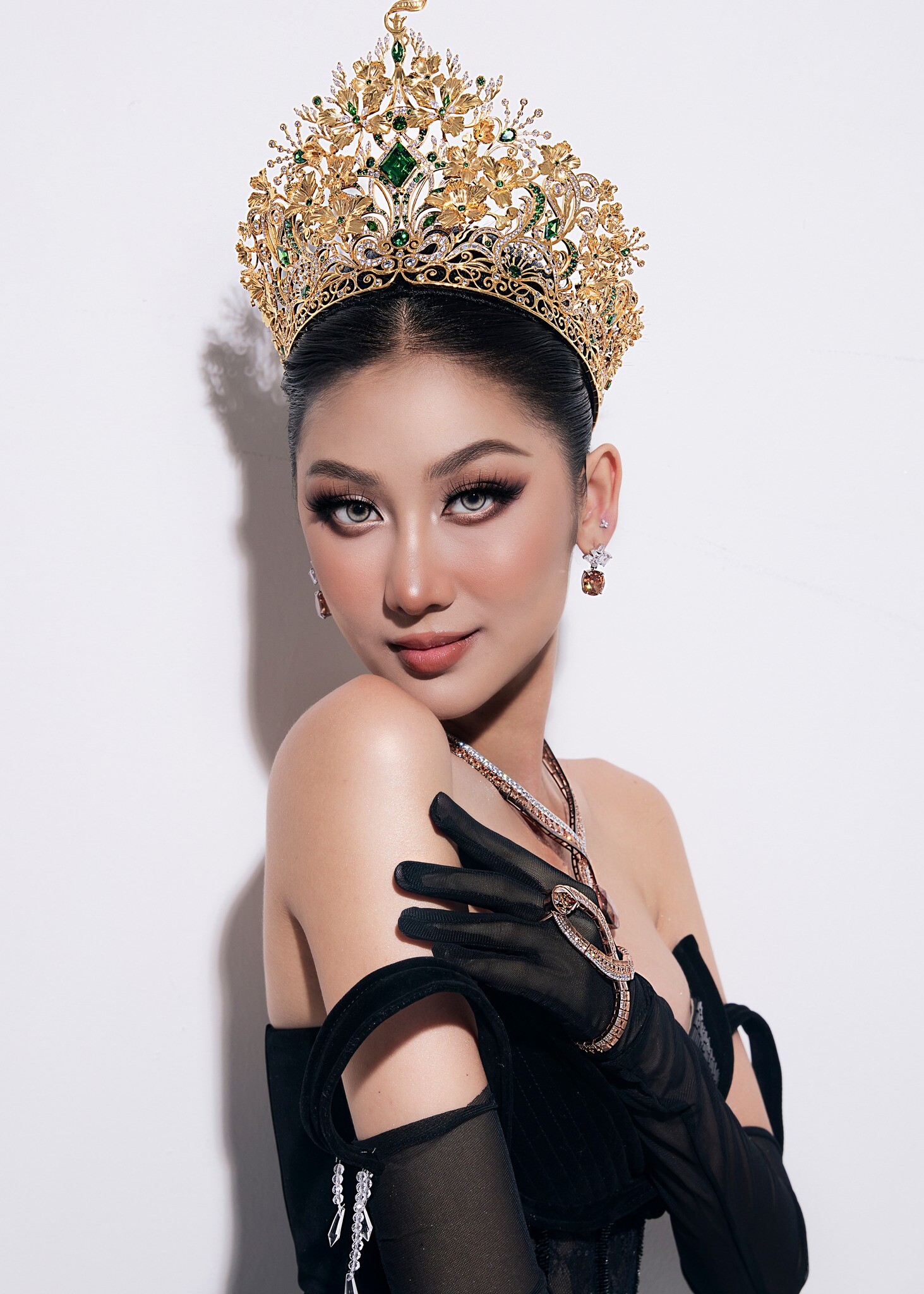 Hoa hậu từng bị &#34;ném đá&#34; khi vừa lên ngôi, nhan sắc sau 1 năm đăng quang thế nào mà được khen hợp Miss World? - 4