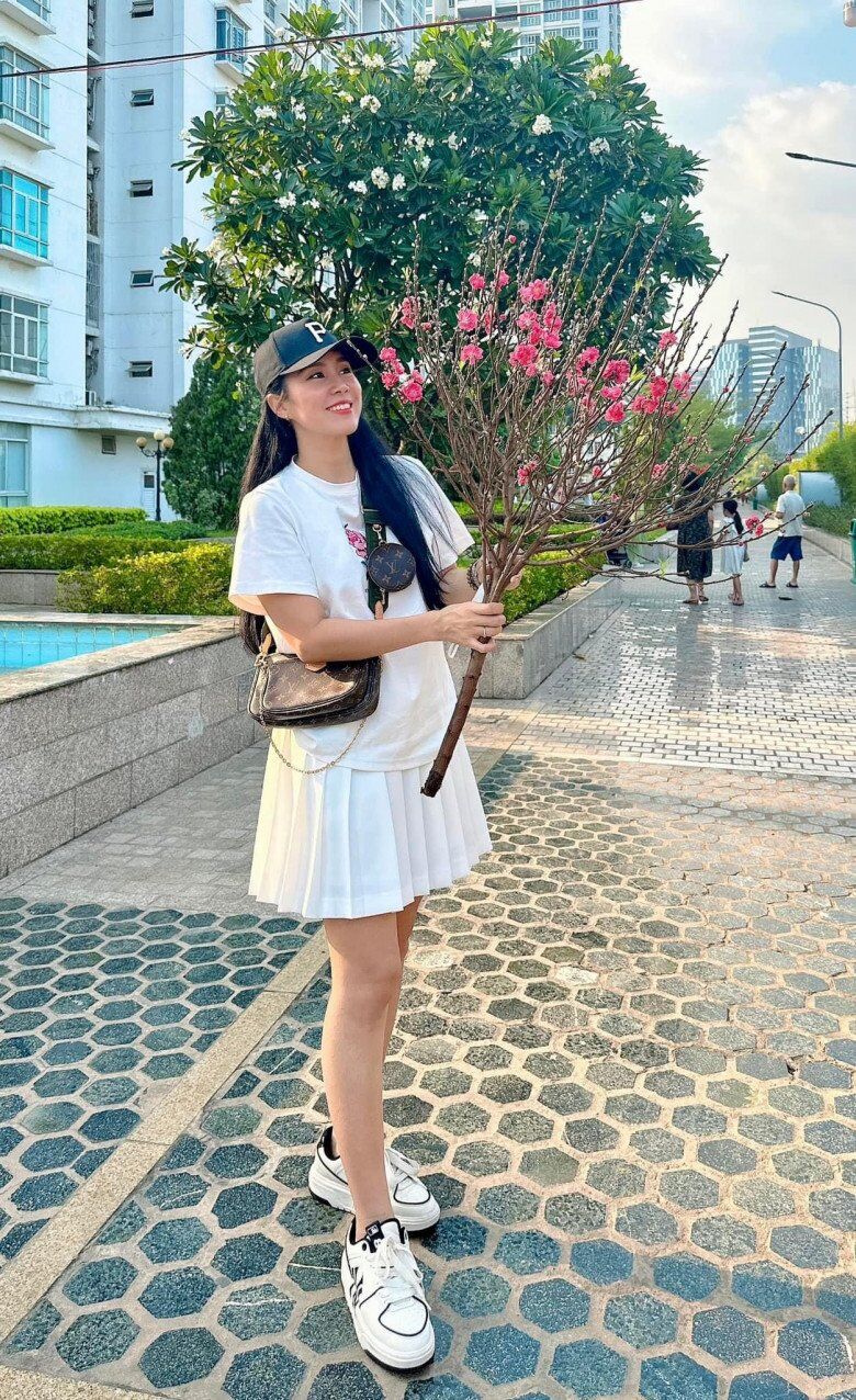 Không nhận ra nữ hoàng phim truyền hình miền Tây: Cả chục năm ăn mặc giản dị, nay lột xác thành “nữ tổng tài” sang chảnh - 3