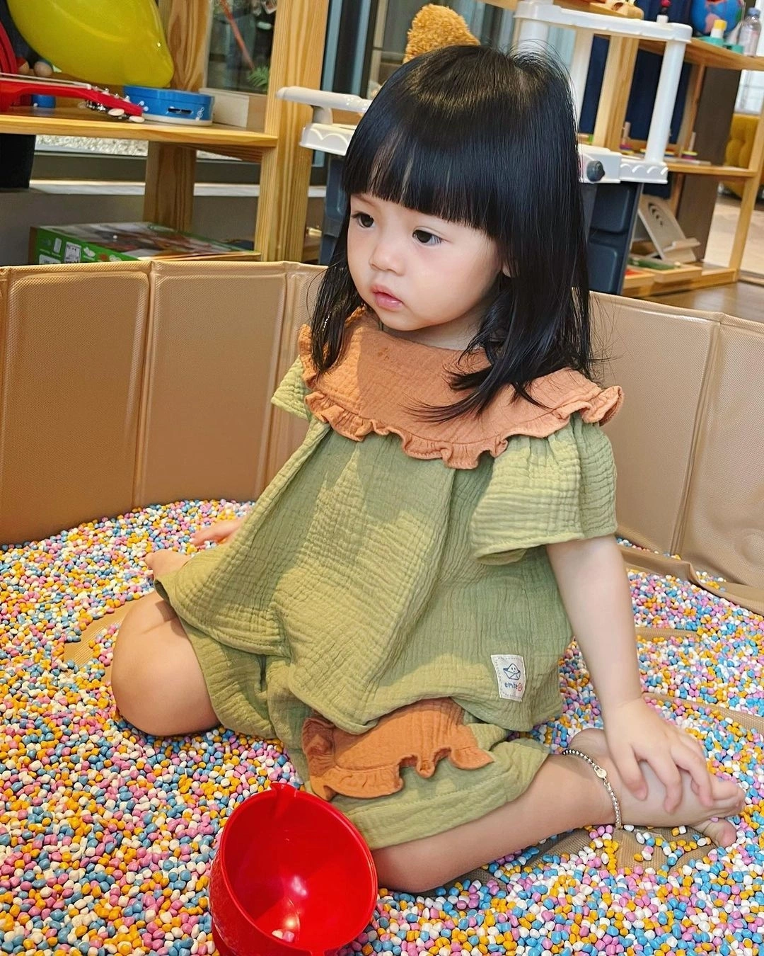 Soi đồ hiệu của 2 ái nữ nhà sao Việt sắp học chung trường quốc tế, sở hữu BST túi gần 700 triệu, diện đồ của giới siêu giàu - 35
