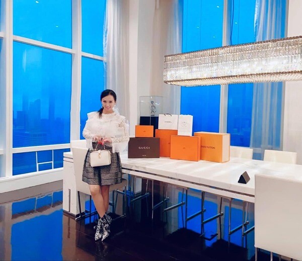 Em gái Cẩm Ly là &#34;người Việt giàu nhất thế giới&#34;, có hẳn phi cơ riêng cùng kho đồ hiệu nhưng chỉ ưu ái một chiếc túi duy nhất - 4