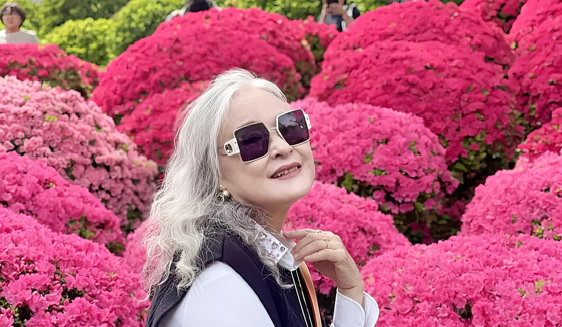 &#34;Mẹ chồng&#34; Hồng Diễm là mỹ nhân Việt đẹp nhất thập kỷ, nay thành &#34;bà nội ăn chơi, sành điệu nhất showbiz&#34; - 13