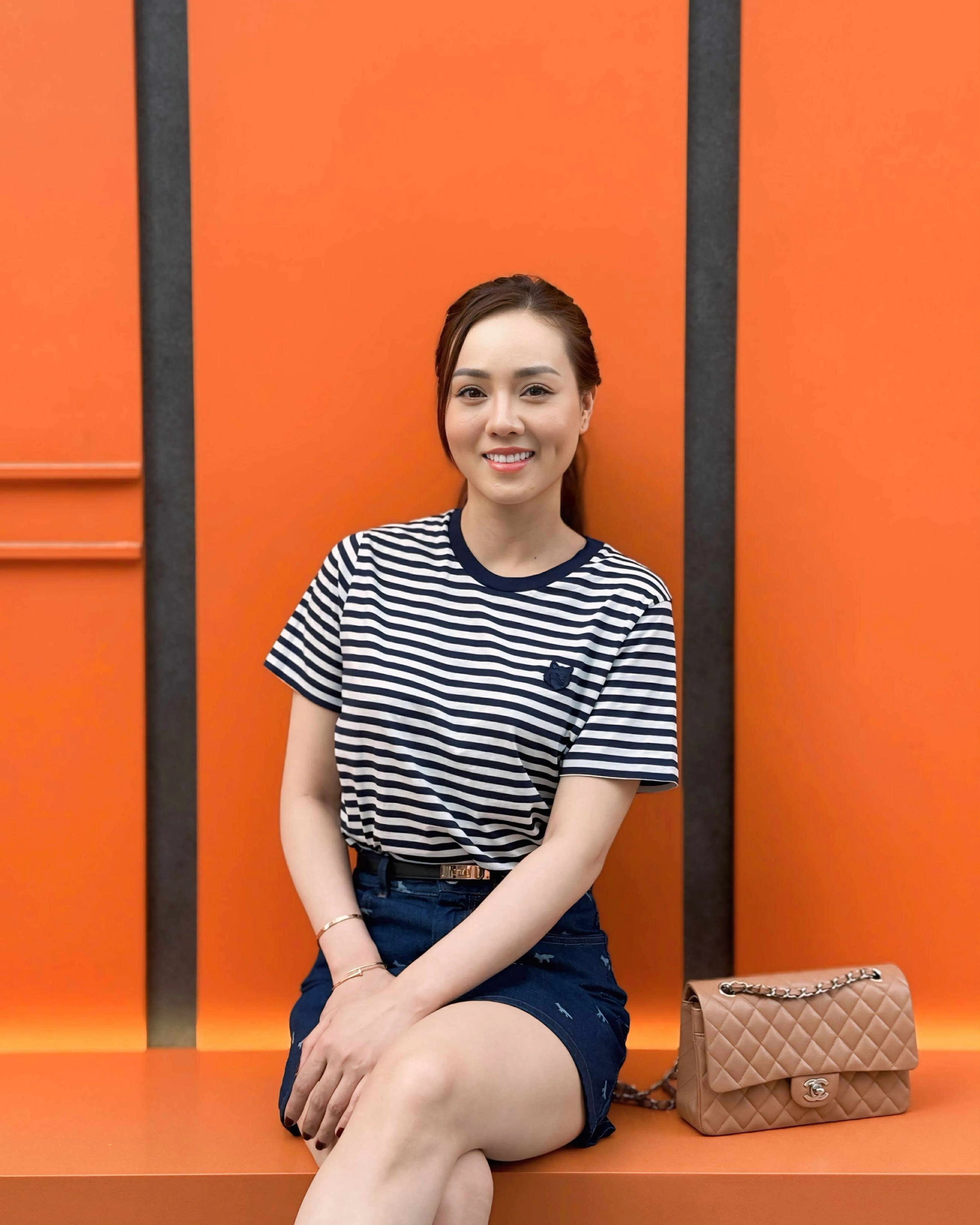 Từng &#34;than&#34; bán hết đồ hiệu, bà xã Công Lý vẫn sở hữu loạt đồ phong cách &#34;giàu ngầm&#34; trị giá cả trăm triệu - 5