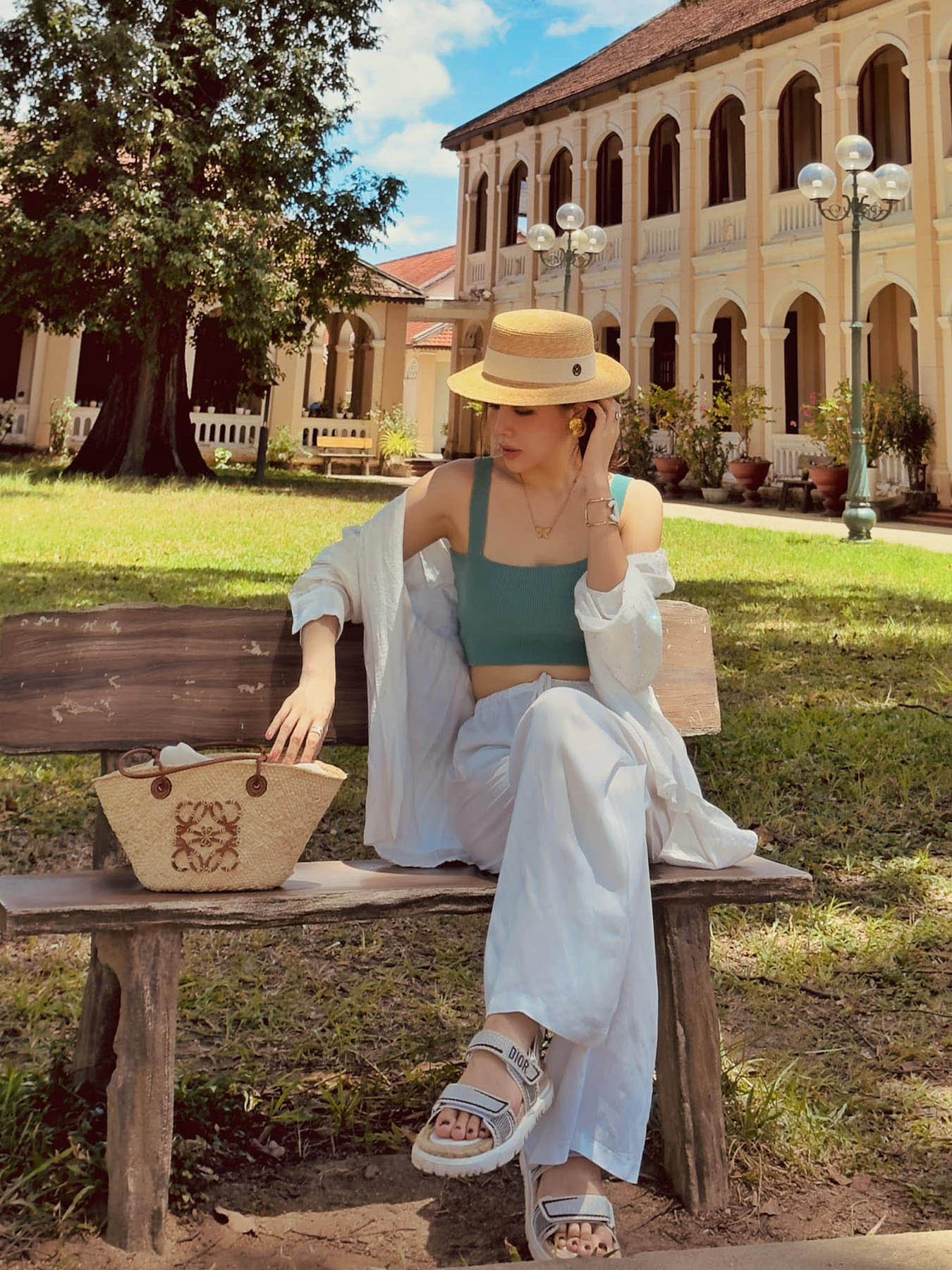 Outfit du lịch không cần mang cả tủ đồ, chỉ cần 10 món sau là đủ chuẩn nàng thơ nghỉ dưỡng - 12