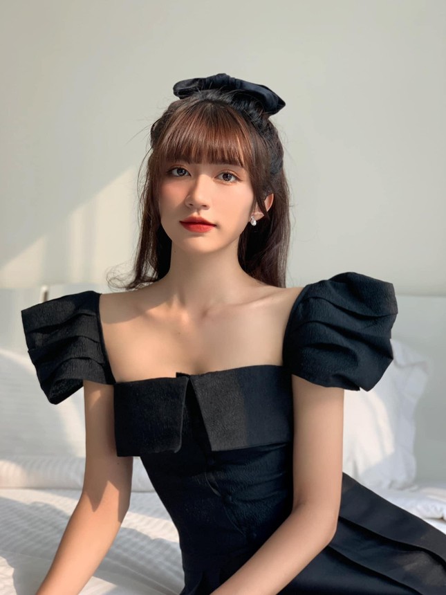 Cháu dâu NSƯT Chí Trung gây thương nhớ với loạt ảnh diện bikini khoe vòng 1 &#34;tràn viền&#34; - 11