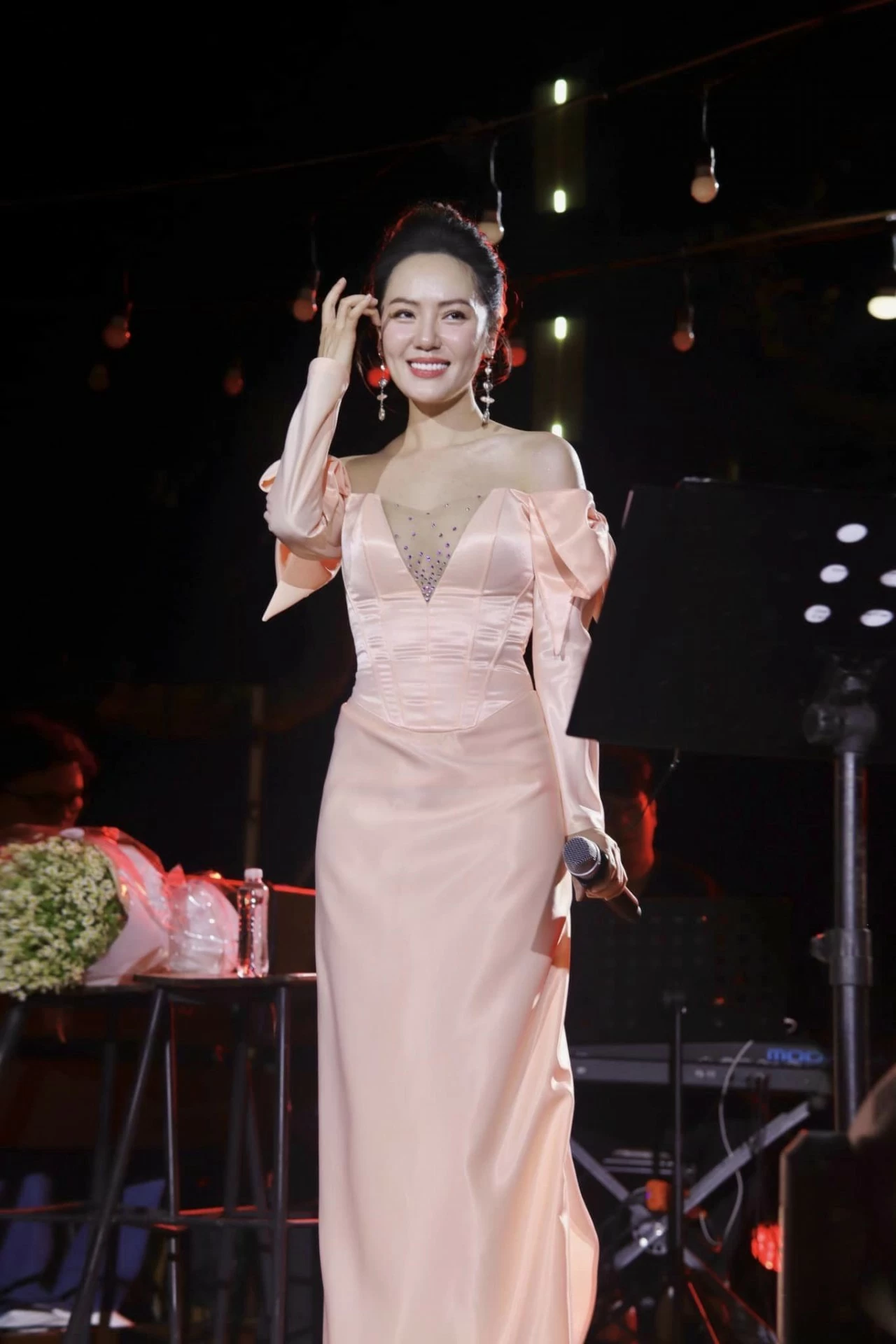 Phương Linh 40 tuổi vẫn chưa lấy chồng, body khiến hội chị em đôi mươi chạy theo ngưỡng mộ - 8