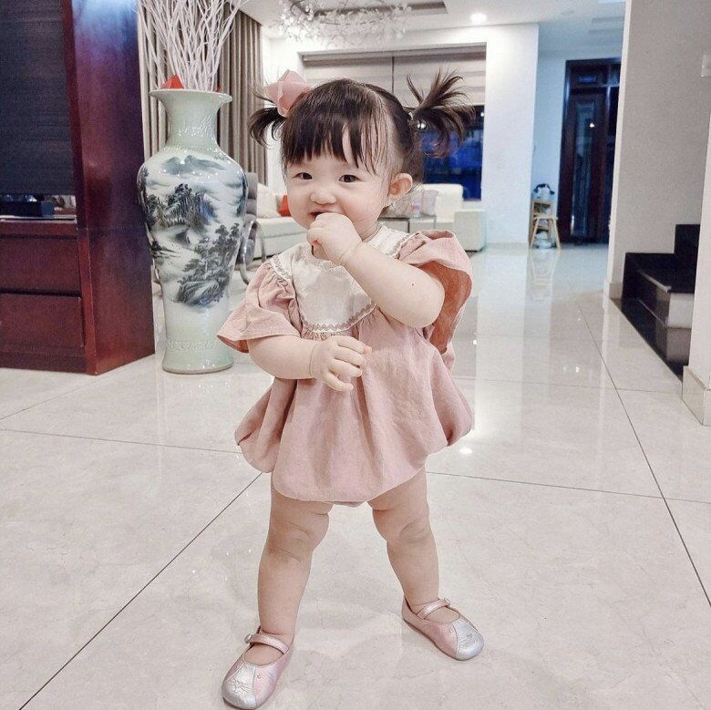Soi đồ hiệu của 2 ái nữ nhà sao Việt sắp học chung trường quốc tế, sở hữu BST túi gần 700 triệu, diện đồ của giới siêu giàu - 7