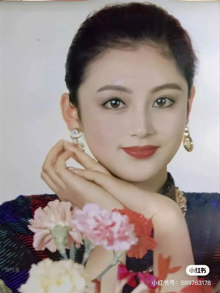 “Người phụ nữ đẹp nhất Trung Quốc”: 55 tuổi mà trẻ như 25, bí quyết &#34;cải lão hoàn đồng&#34; chỉ 3 chữ nói thì dễ nhưng khó làm - 3
