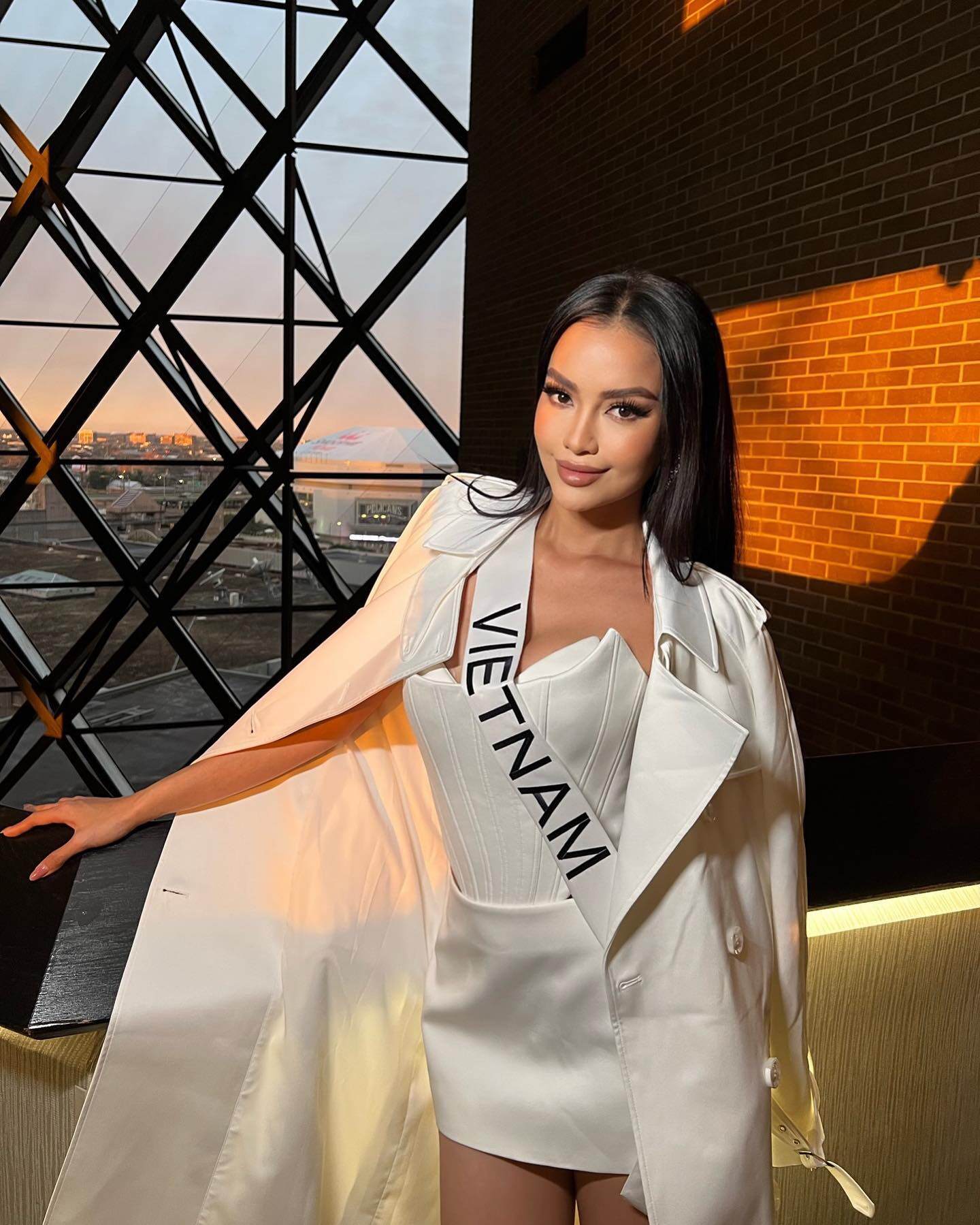 Cuộc chiến thời trang của 2 búp bê hot nhất MXH: Người dịu dàng đậm chất thơ, người diện outfit nào cũng &#34;chặt đẹp&#34; vì quá gợi cảm - 15