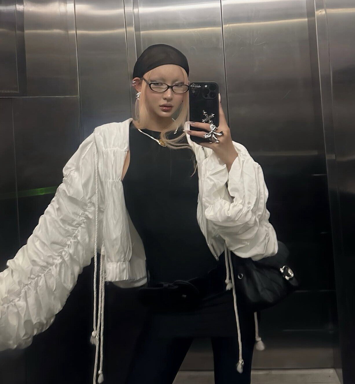 &#34;Mẹ một con&#34; Lâm Minh gây bão sự kiện với tóc cam sáng chói cùng outfit hở eo gợi cảm, dàn sao Việt đọ style chất lừ - 3