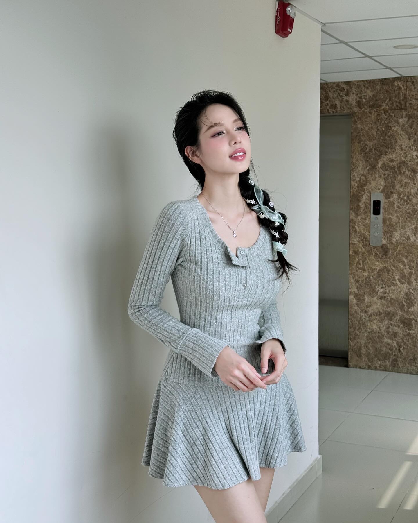 Cuộc chiến thời trang của 2 búp bê hot nhất MXH: Người dịu dàng đậm chất thơ, người diện outfit nào cũng &#34;chặt đẹp&#34; vì quá gợi cảm - 8