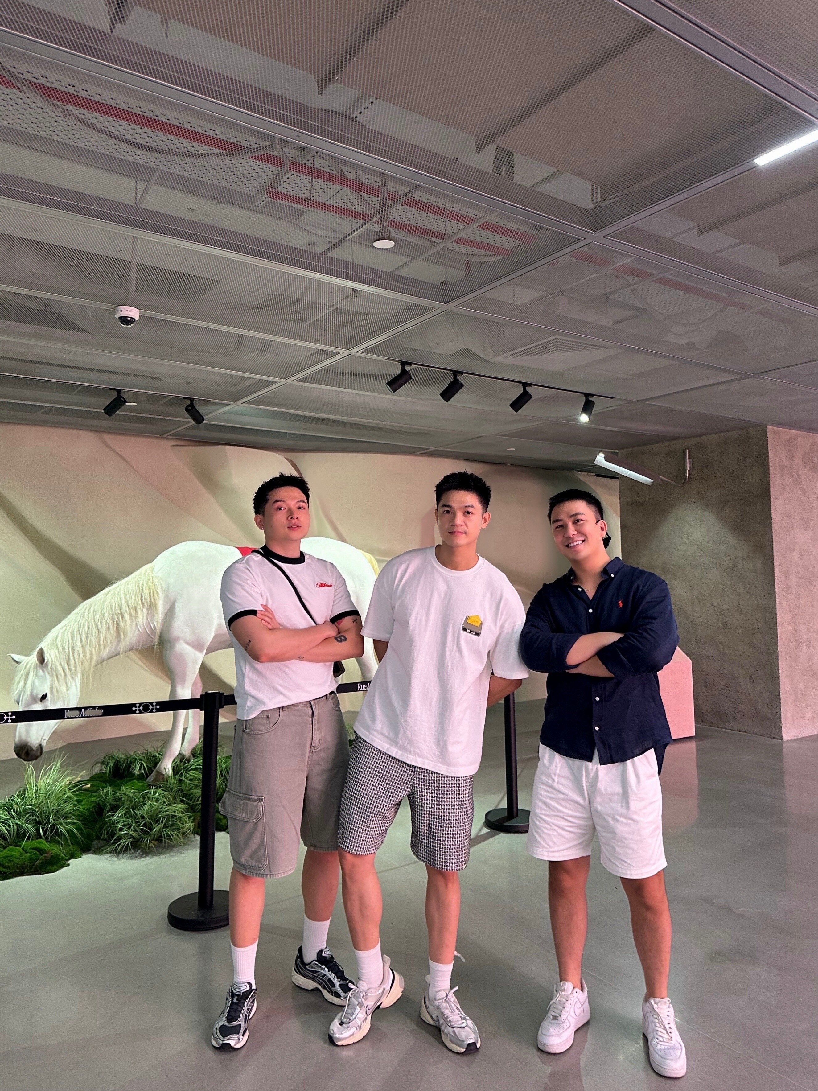 Ngay dưới metro Sài Gòn có địa điểm mới cuối tuần giới trẻ tấp nập check-in, đi một vòng đủ ảnh sống ảo cả tuần - 6