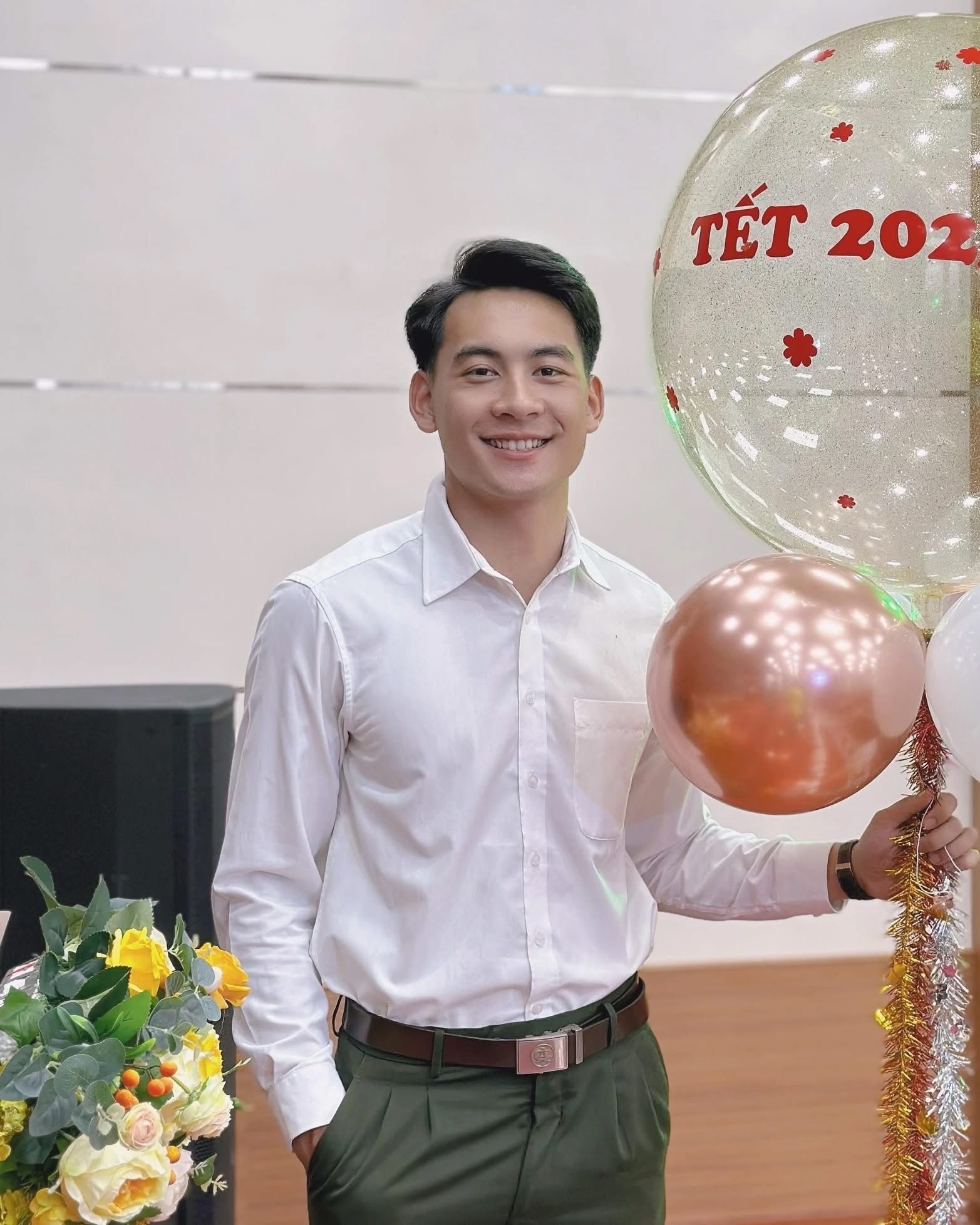 Về quê &#34;chàng cảnh vệ cao 1m85&#34; gây sốt tại đại lễ A80, ghé thăm 12 điểm du lịch đẹp mãn nhãn - 5