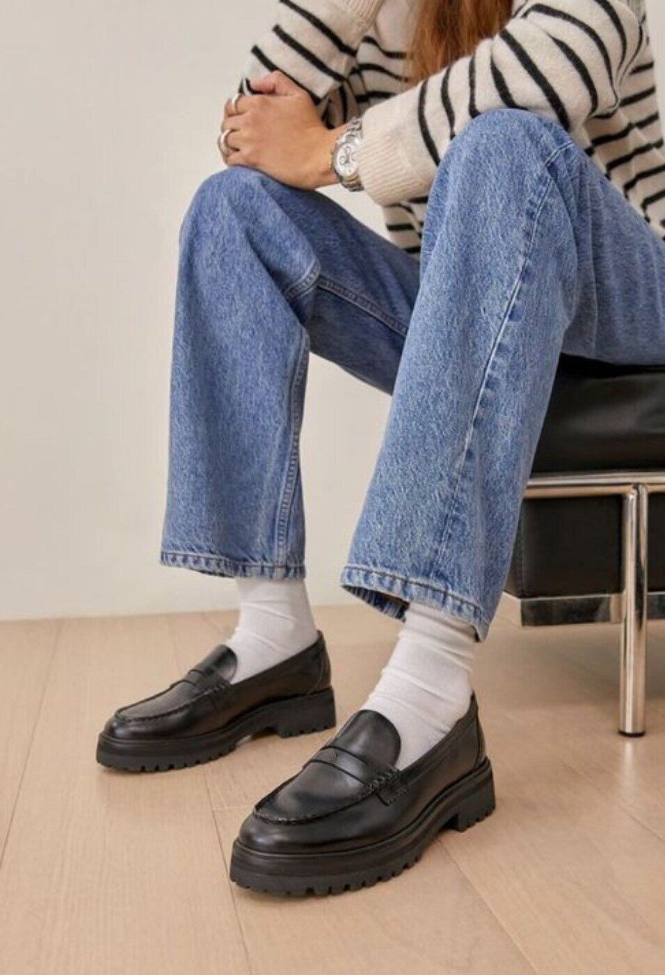 Bỏ sandal sang một bên, 4 kiểu giày này mới là &#34;chân ái&#34; của mọi quý cô: Vừa tiện lợi, mang đi đâu cũng xịn - 6