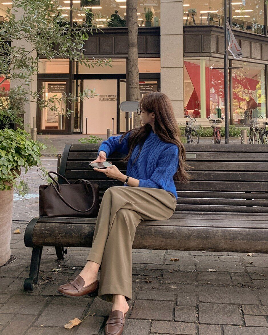 Bỏ sandal sang một bên, 4 kiểu giày này mới là &#34;chân ái&#34; của mọi quý cô: Vừa tiện lợi, mang đi đâu cũng xịn - 5