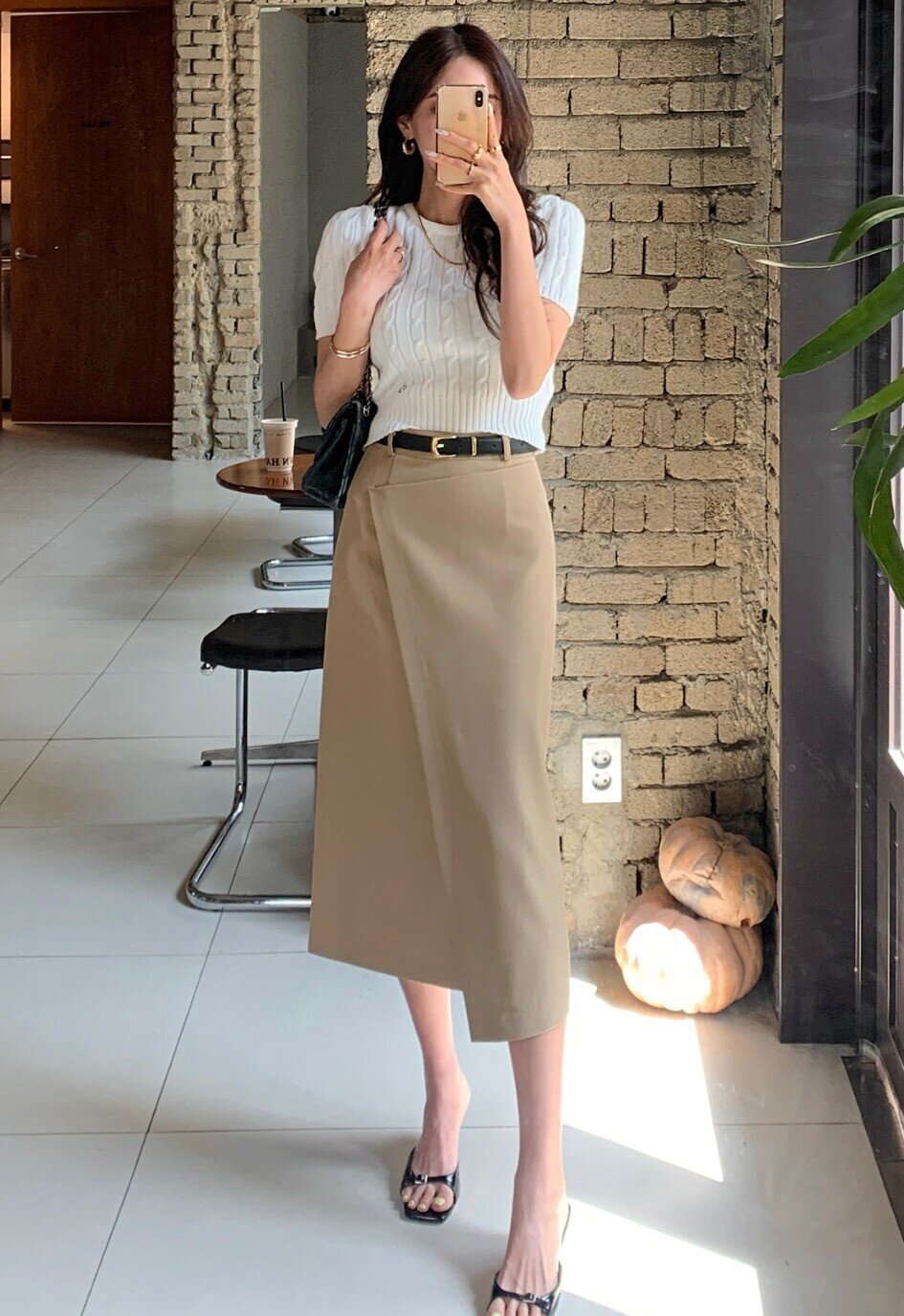 5 món &#34;cứu nguy&#34; mỗi sáng đi làm, mặc suốt tuần vẫn đẹp, đồng nghiệp ngỡ bạn đầu tư cả tủ đồ  - 6