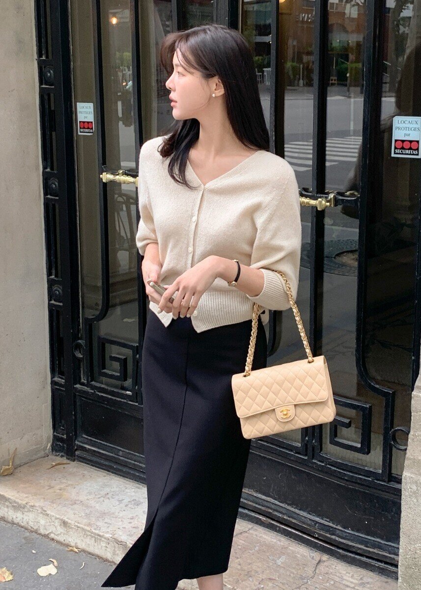 Bỏ ngay áo sơ mi nhàm chán, phụ nữ Hàn đi làm toàn diện 4 kiểu áo này: Nhìn vừa xinh lại vừa sang - 4
