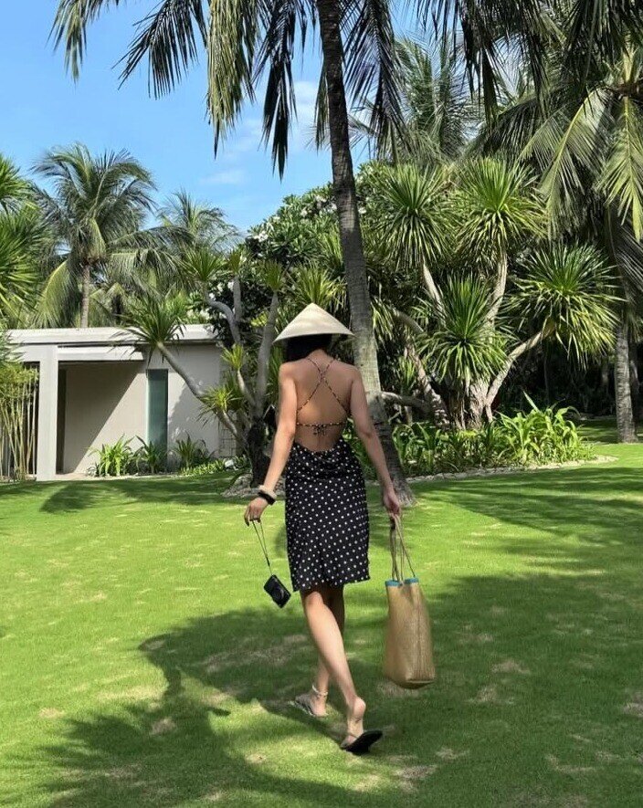 Mỹ nhân Việt vừa thông báo kết hôn với bạn trai doanh nhân sở hữu vòng eo con kiến, chăm mặc gợi cảm khoe dáng phồn thực - 6