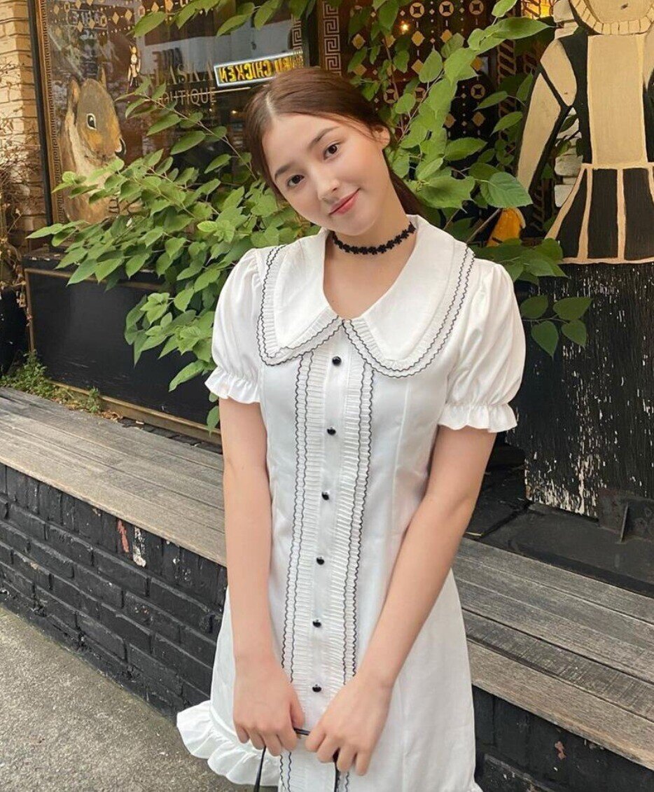&#34;Hot girl phố đi bộ Hà Nội&#34; là gương mặt đẹp nhất thế giới, đời thường ăn diện đơn giản khoe dáng &#34;nét căng&#34; - 6