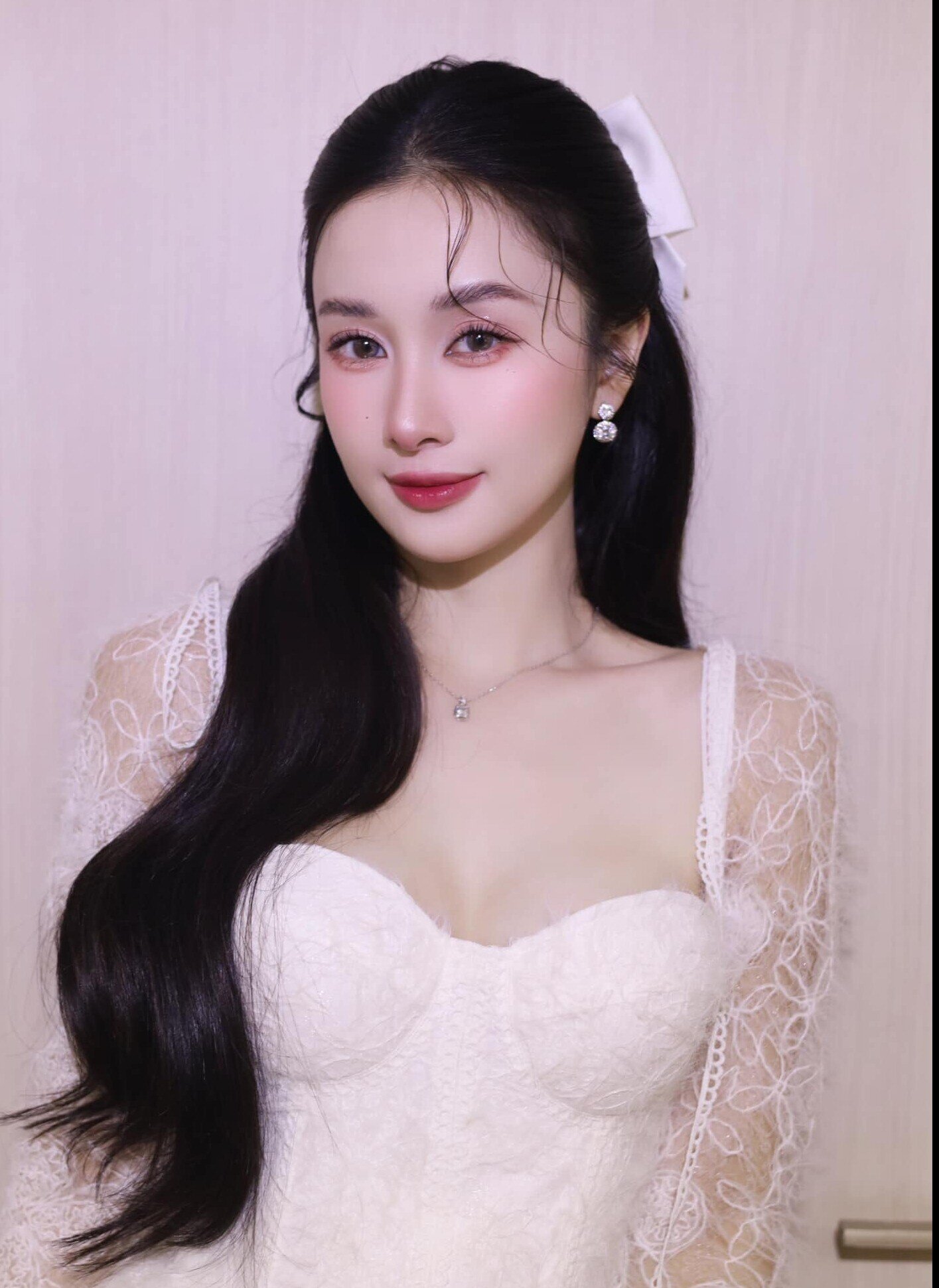Hot girl trà sữa được báo Thái tung hô là minh tinh quyến rũ nhất Việt Nam, nghiện mặc táo bạo khoe vòng một &#34;dao kéo&#34; - 5