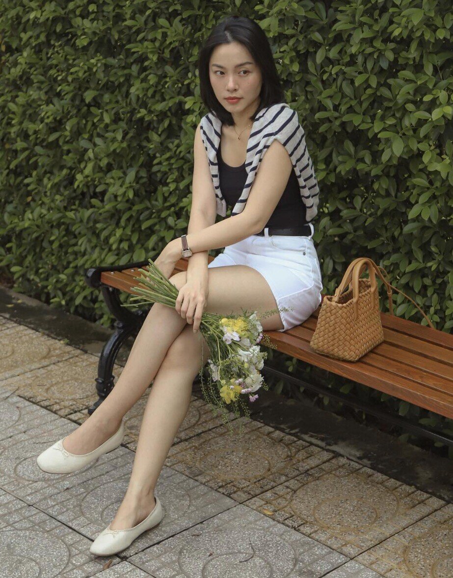 5 kiểu giày nên có để phối với chân váy: Vừa thanh lịch, lại sang chảnh như &#34;con nhà giàu&#34; - 2