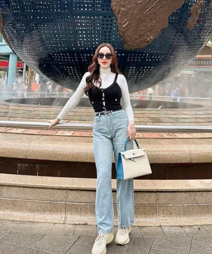 Nữ ca sĩ lấy đại gia hơn chục tuổi: Là mẹ bỉm vẫn mê mặc xuyên thấu khoe dáng căng tràn, tủ đồ hiệu nhìn thôi cũng &#34;ngộp&#34; - 12