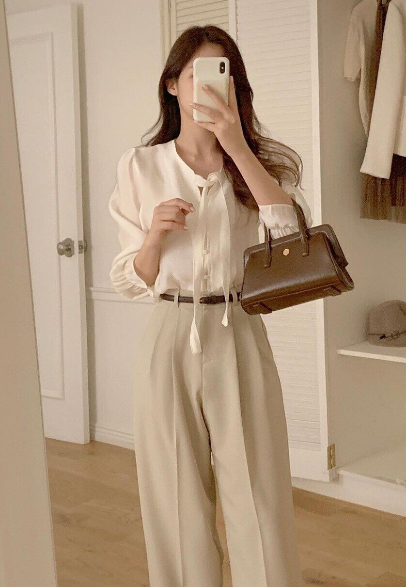 Cứ mặc mãi áo thun đen chán ngắt? 4 kiểu áo này giúp bạn trông có gu lại &#34;chanh sả&#34; như quý cô hàng hiệu - 11