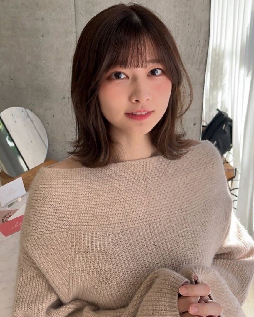 Cô gái sở hữu vòng một gợi cảm, chỉ một bức ảnh hút hơn 77 triệu lượt xem, tài sản hàng tỷ đồng nhưng cách ăn mặc mới đáng bàn - 8