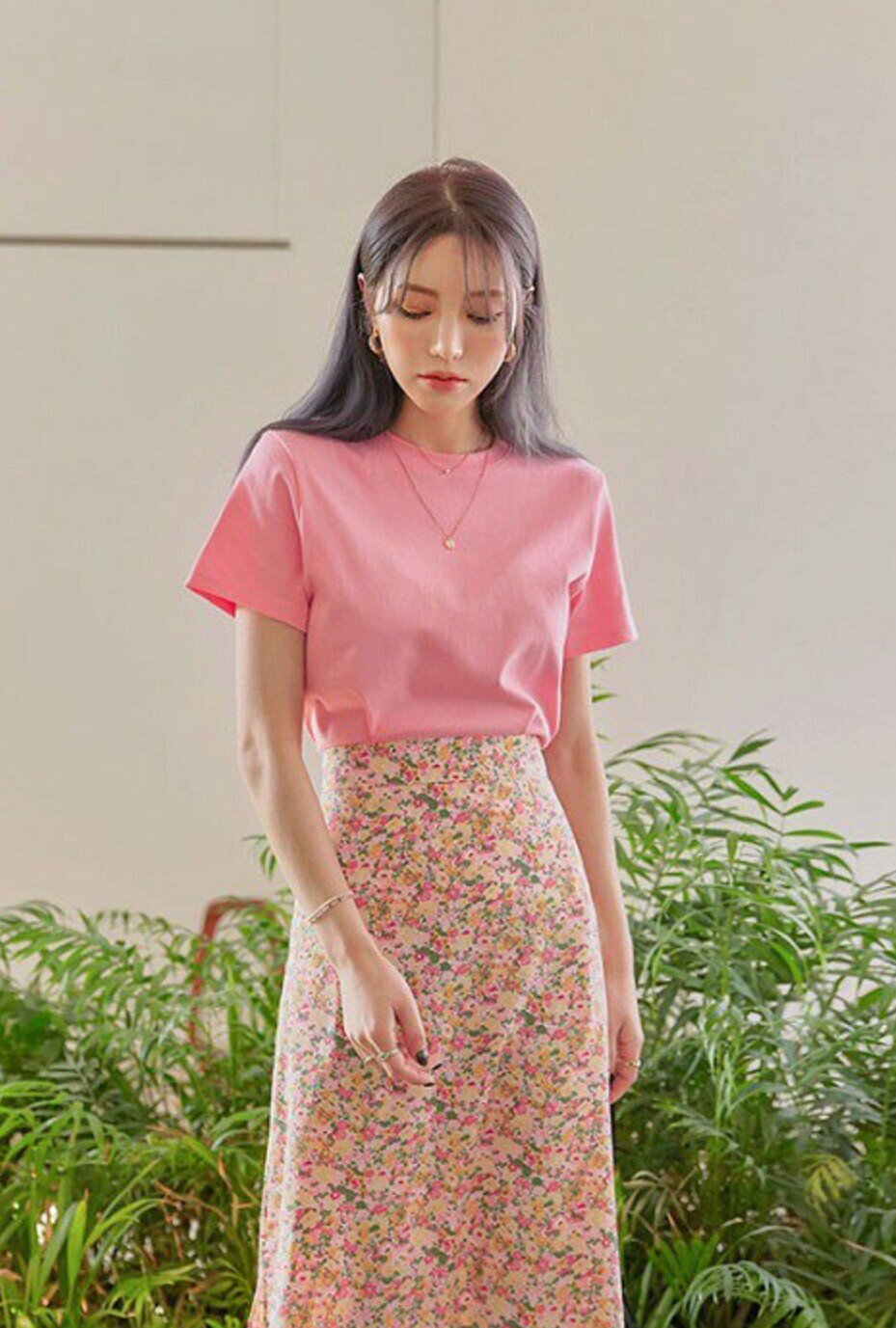Chị em đua nhau săn 5 mẫu chân váy này vì “ăn gian” tuổi quá đỉnh: Diện lên vừa thon gọn vừa trẻ trung như gái đôi mươi - 14