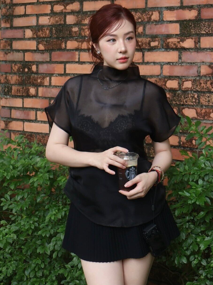 Hot girl yêu nam ca sĩ Việt từ khi học lớp 9: Sắc vóc nóng bỏng, mặc sành điệu khó ai bằng  - 10