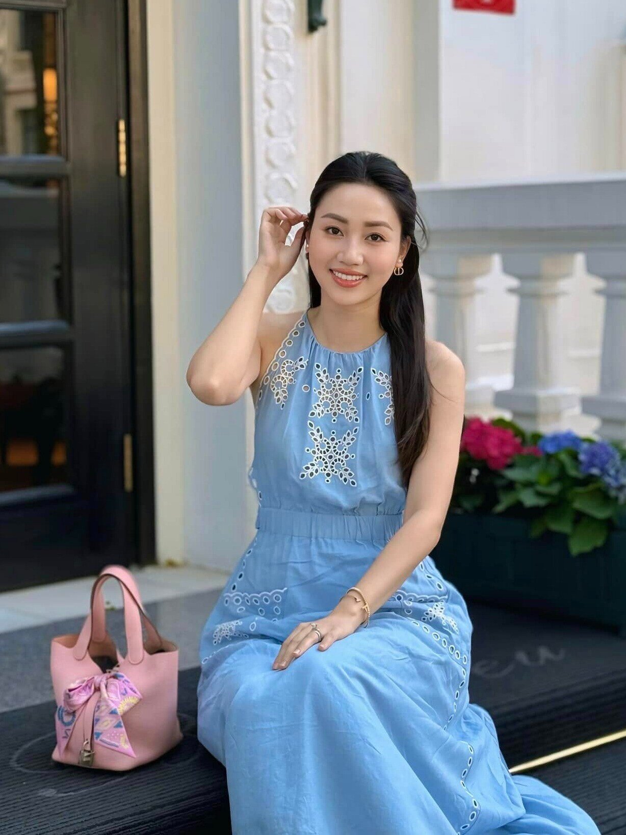 Á hậu Việt từ chối thi quốc tế rồi lấy chồng đại gia, giờ sống sung túc như &#34;bà hoàng&#34;, xài đồ hiệu không ngơi tay - 3