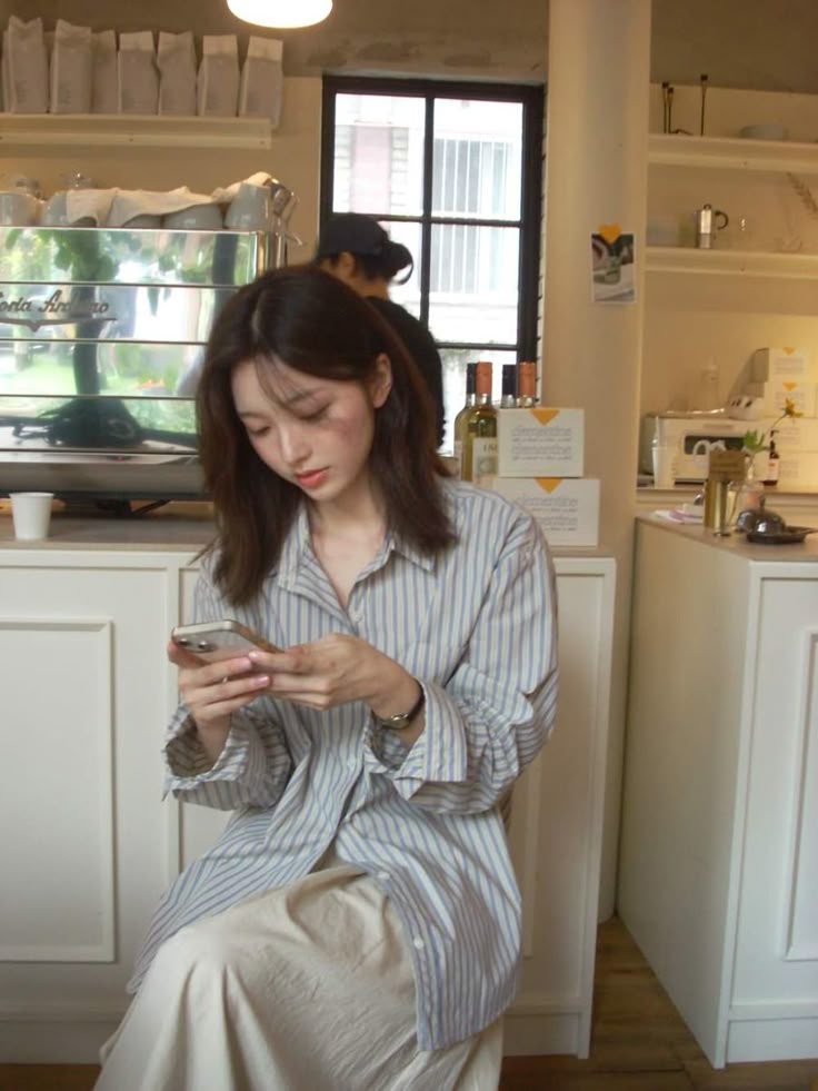 Diện sơ mi đừng chỉ tùy hứng, học ngay 4 điều này để lúc nào cũng đẹp - trẻ - sang - 6