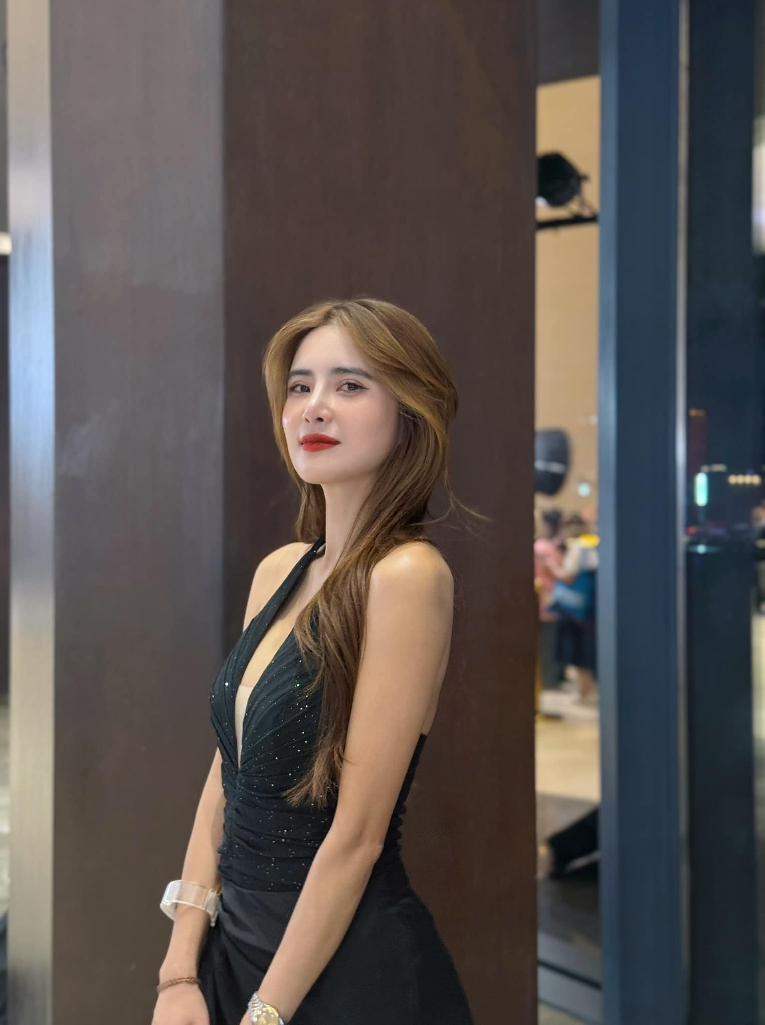 Em gái Công Vinh từng là Hoa khôi nổi tiếng, mẹ đơn thân vẫn đẹp ngời ngời ở tuổi 35 - 6