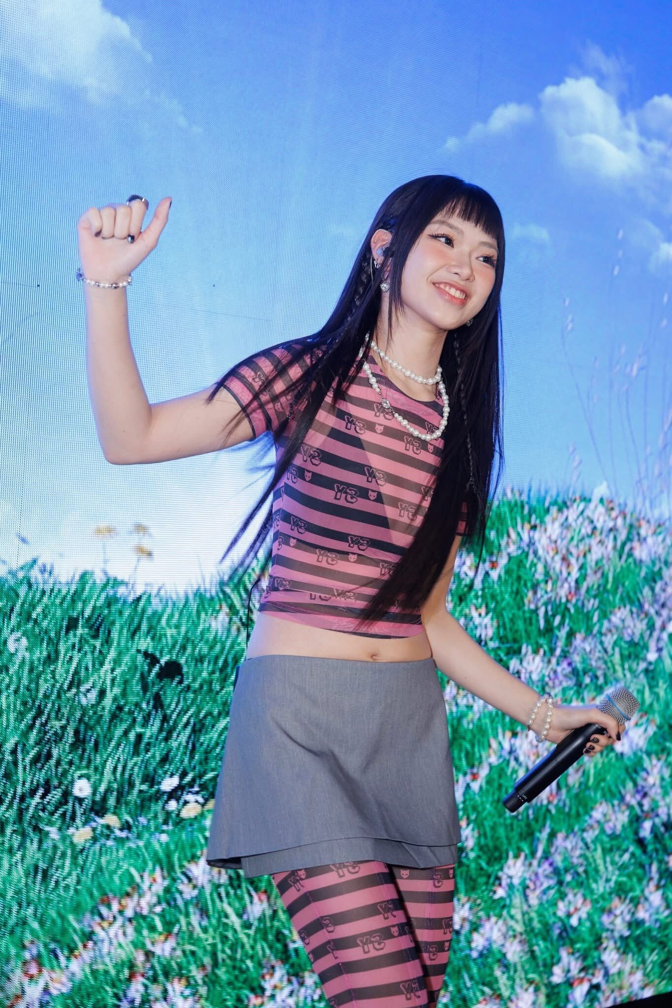 Cô gái Gen Z có tên đặc biệt ở Em xinh say hi: Nhan sắc như nàng thơ, gu thời trang &#34;đỉnh khỏi bàn&#34;  - 12