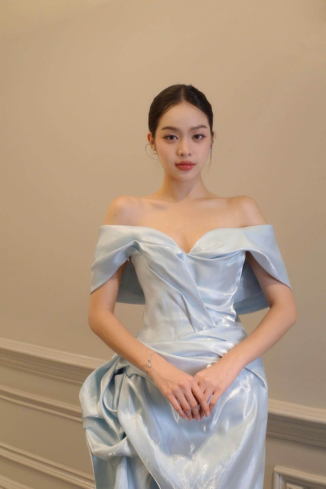 Mỹ nhân Việt xinh như &#34;búp bê sống&#34;, chỉ một hành động hút 3 triệu lượt xem - 5
