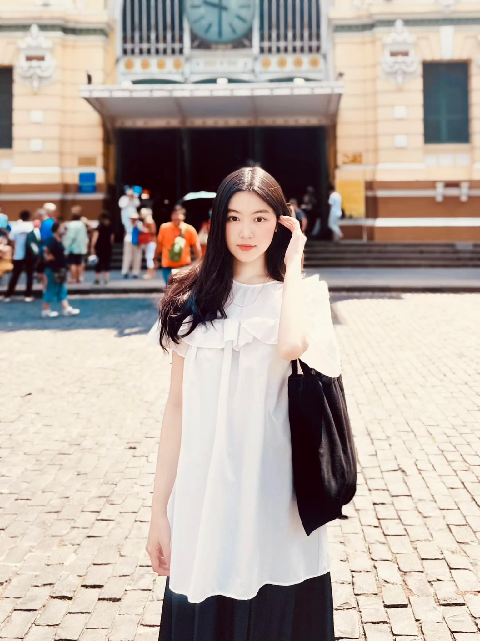 Ngắm hội con sao Việt mặc đẹp nhất 2023: Cặp song sinh Lisa - Leon nhỏ tuổi nhất vẫn sành điệu - 27