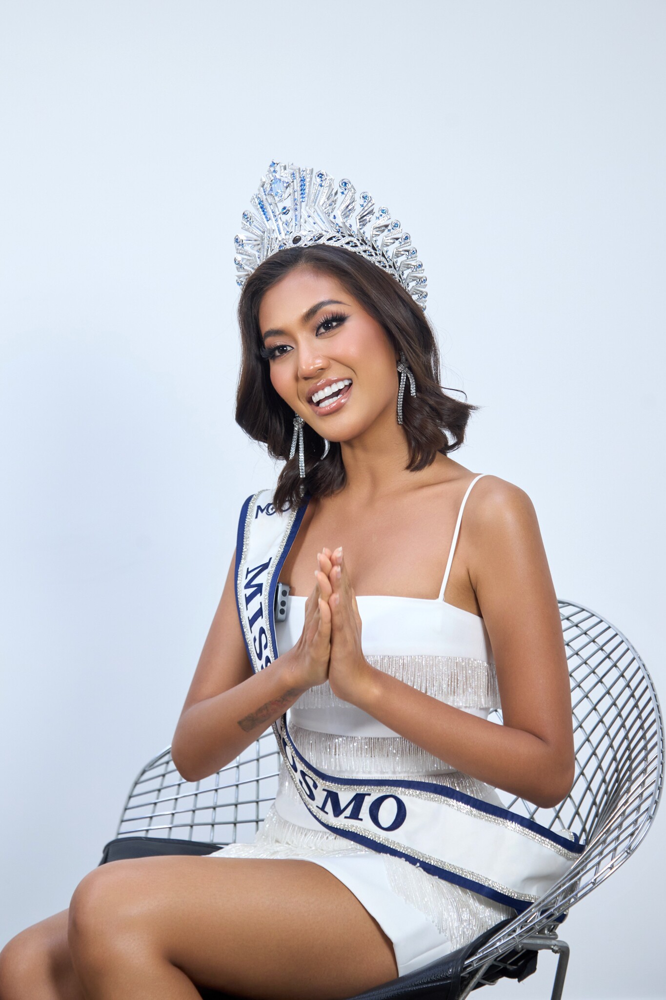 Tân Miss Cosmo 2024: Sau ống kính, tôi trông không đẹp như thế và có nhiều khuyết điểm như bao người - 4