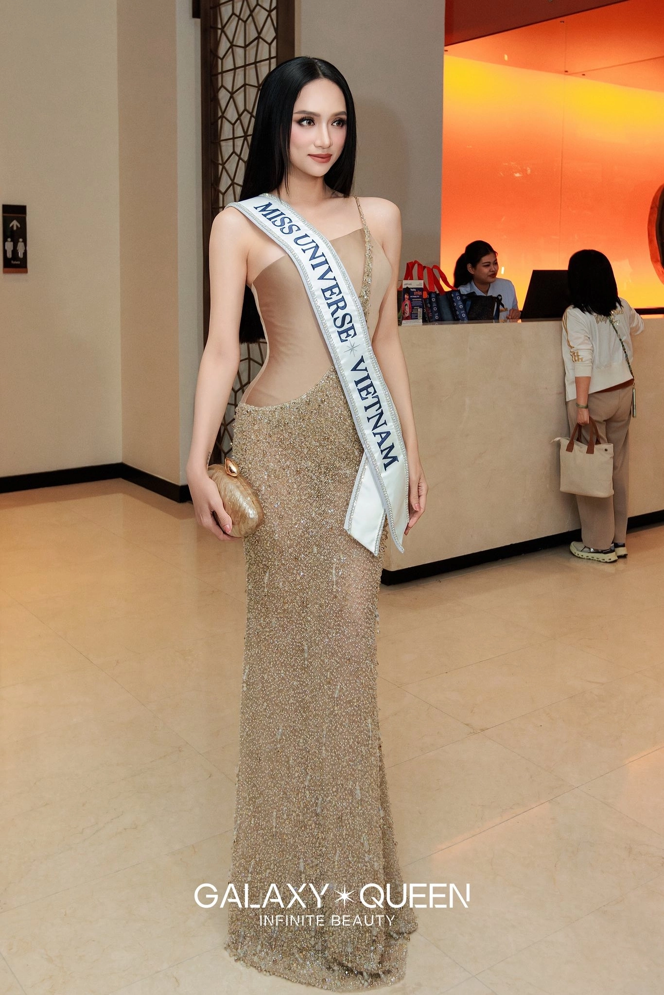 Hương Giang bắt đầu &#34;bung lụa&#34; tại Miss Universe 2025, đổi kiểu tóc mới đẹp chấn động giúp leo thẳng lên Top 2 - 7