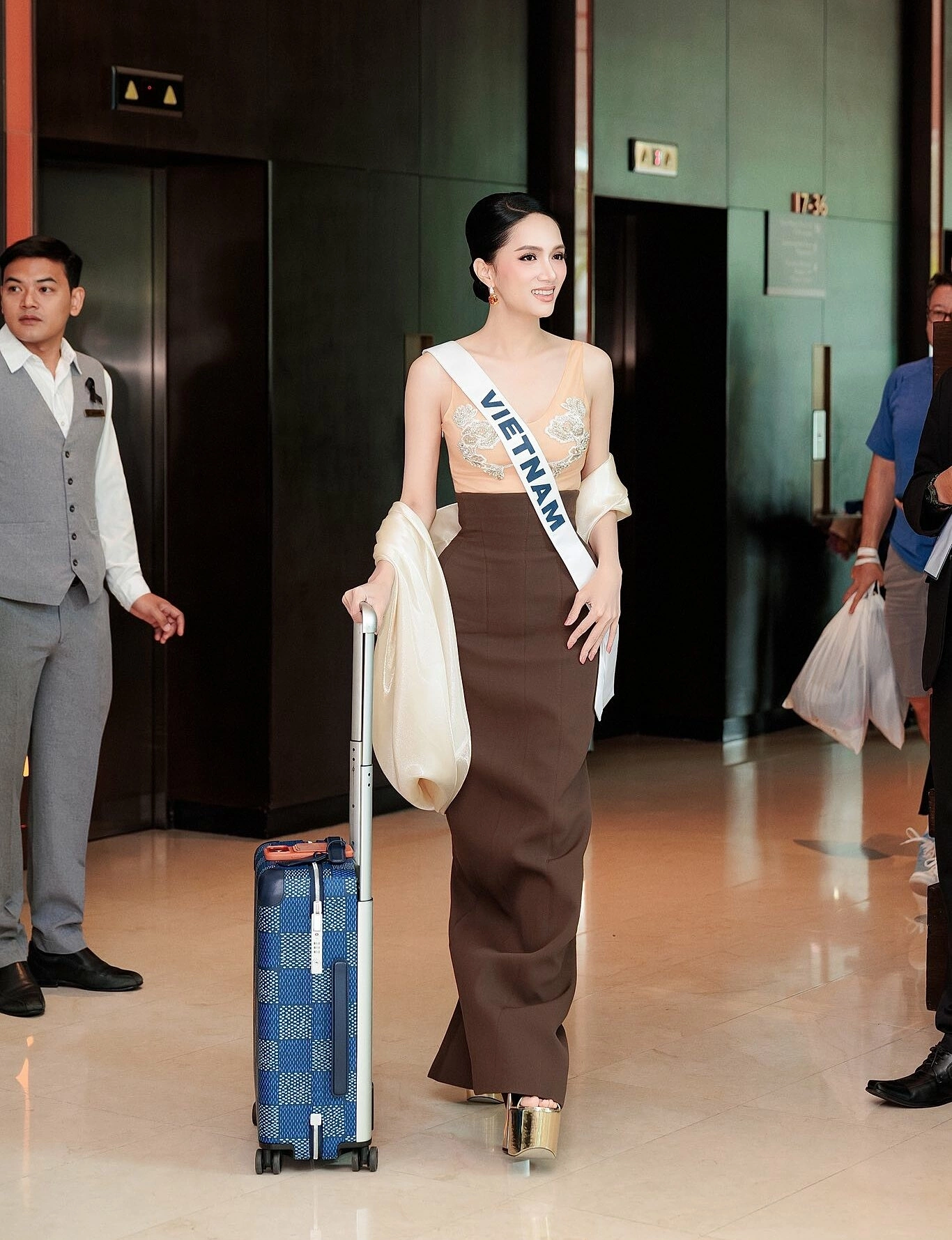 Hương Giang bắt đầu &#34;bung lụa&#34; tại Miss Universe 2025, đổi kiểu tóc mới đẹp chấn động giúp leo thẳng lên Top 2 - 5